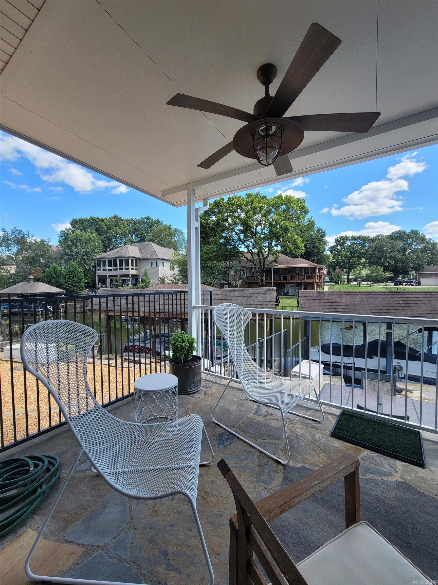FOUR OAKS - Residential