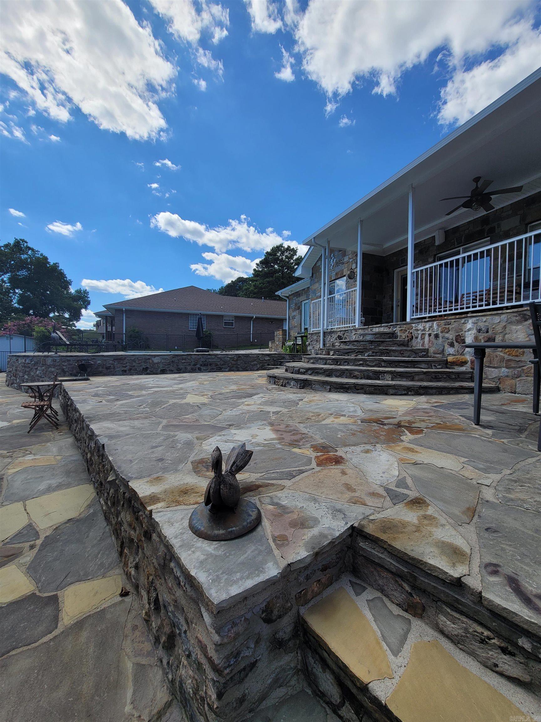 FOUR OAKS - Residential