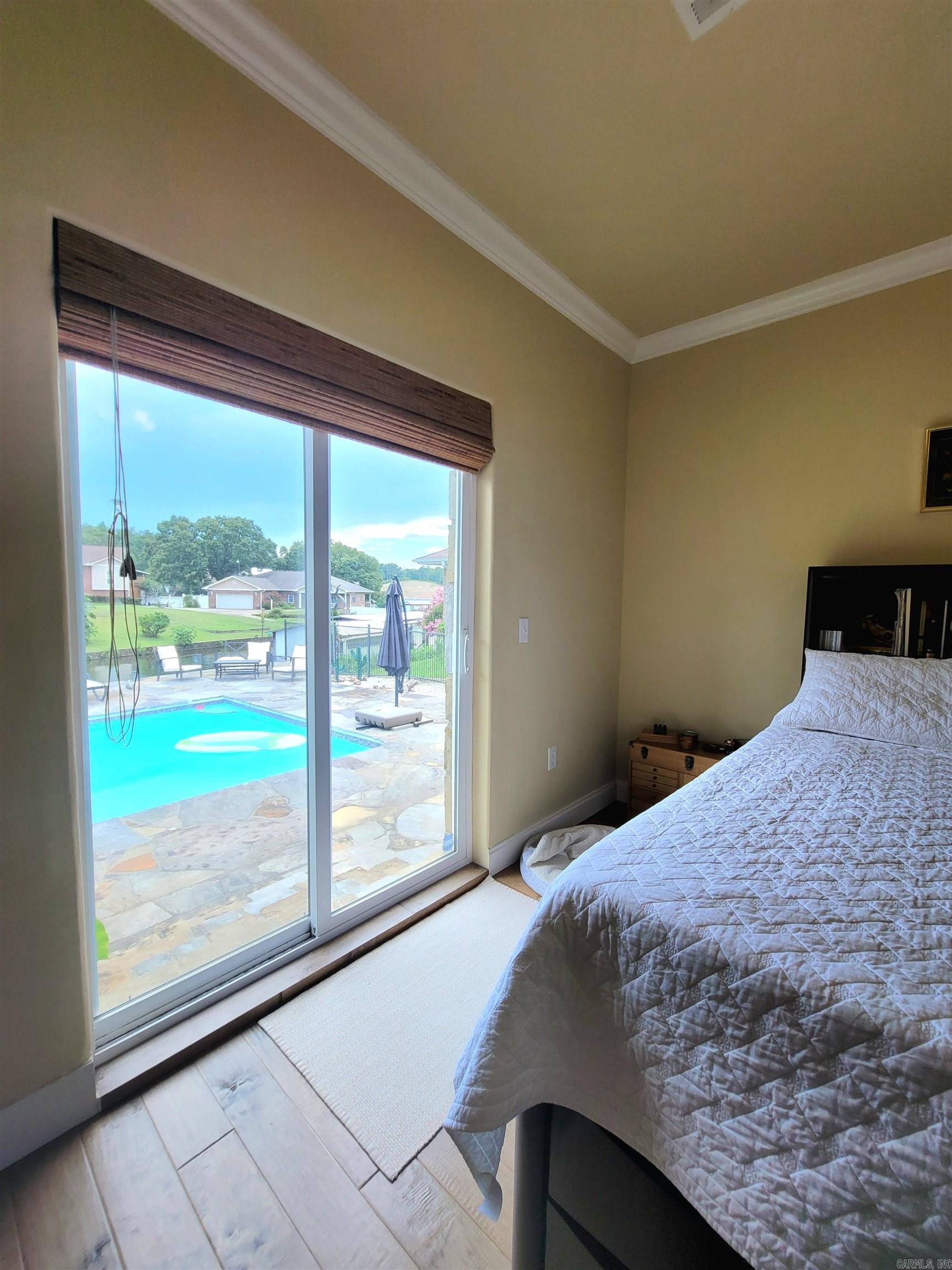 FOUR OAKS - Residential