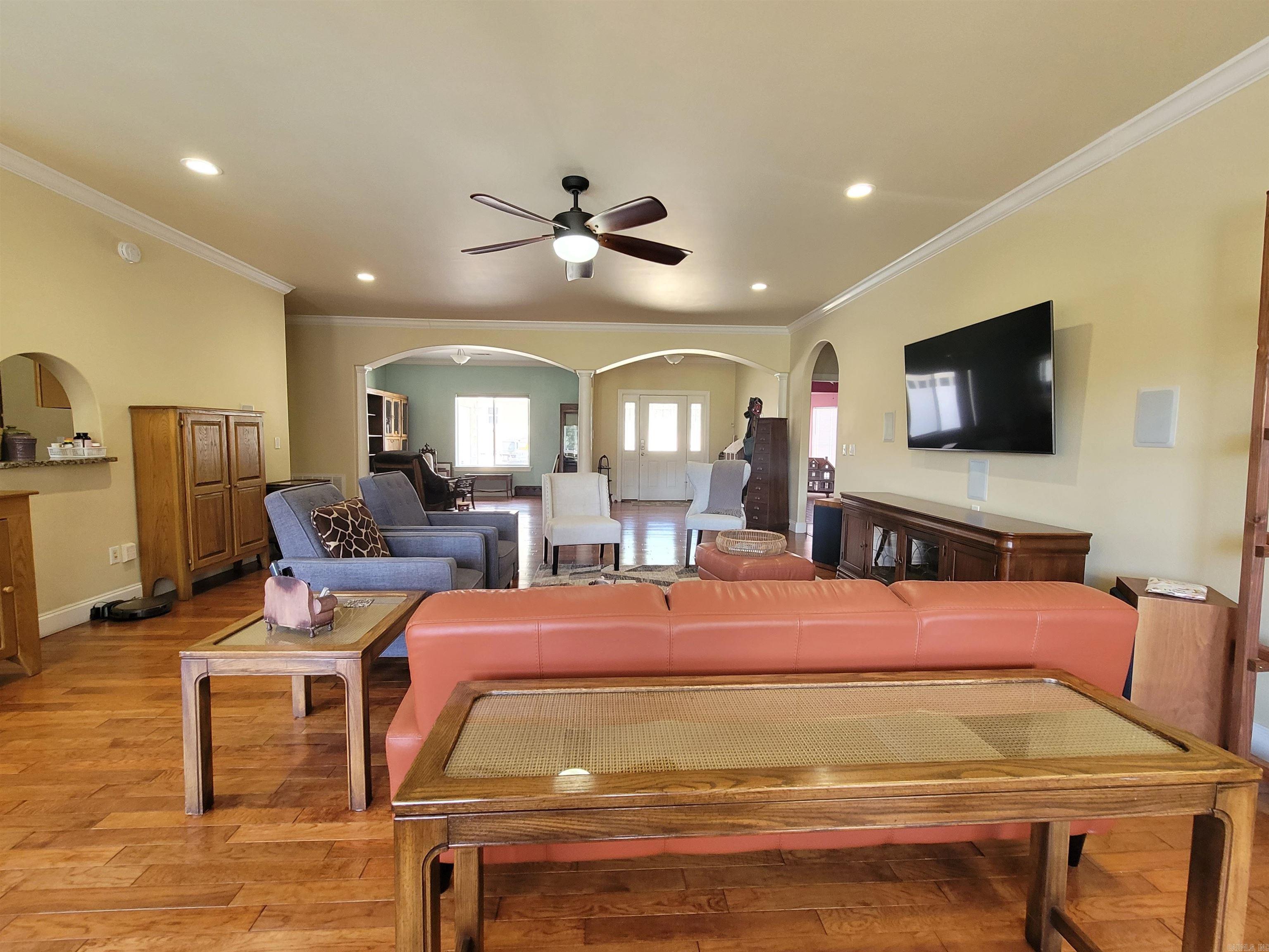 FOUR OAKS - Residential