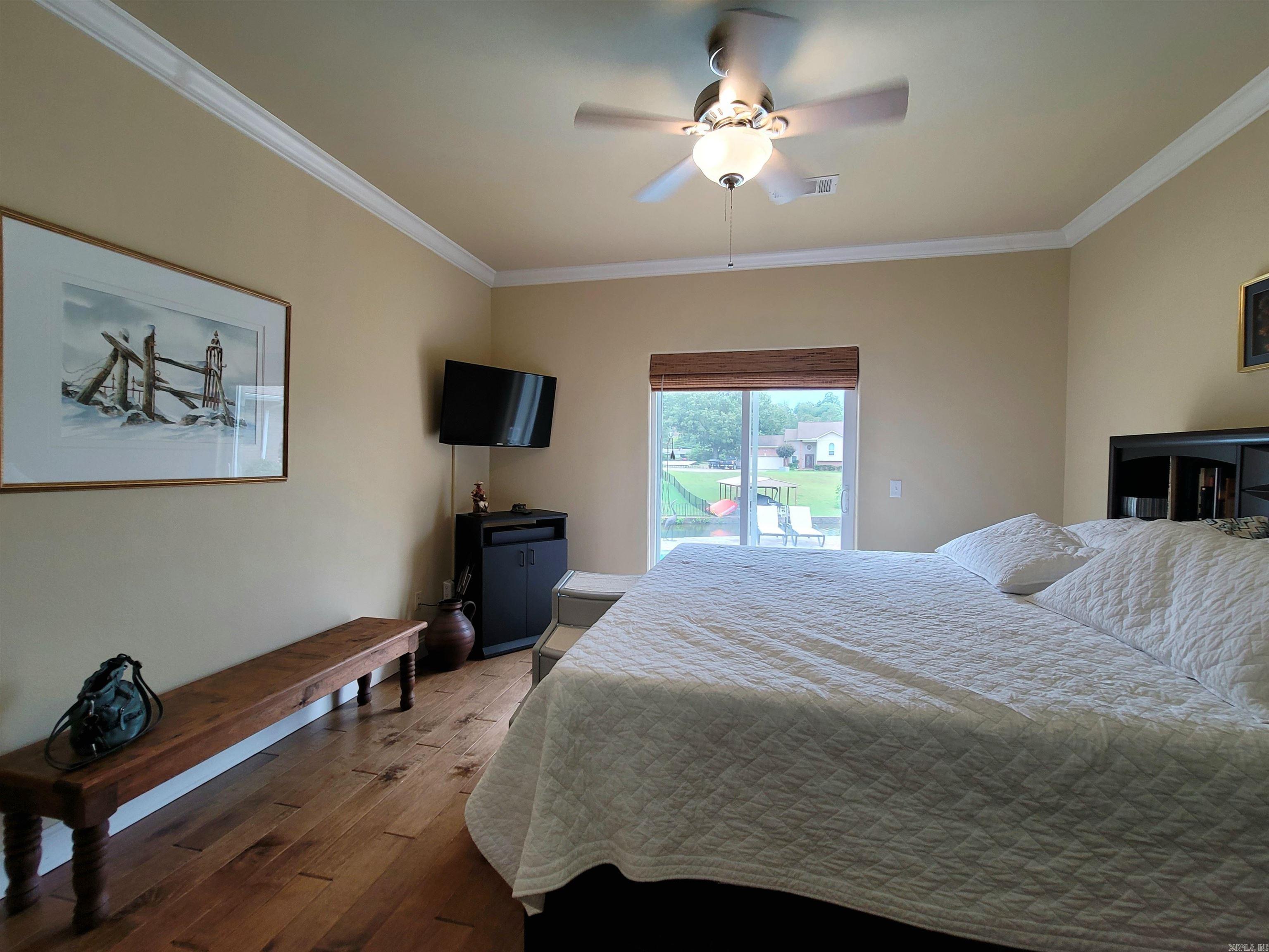 FOUR OAKS - Residential