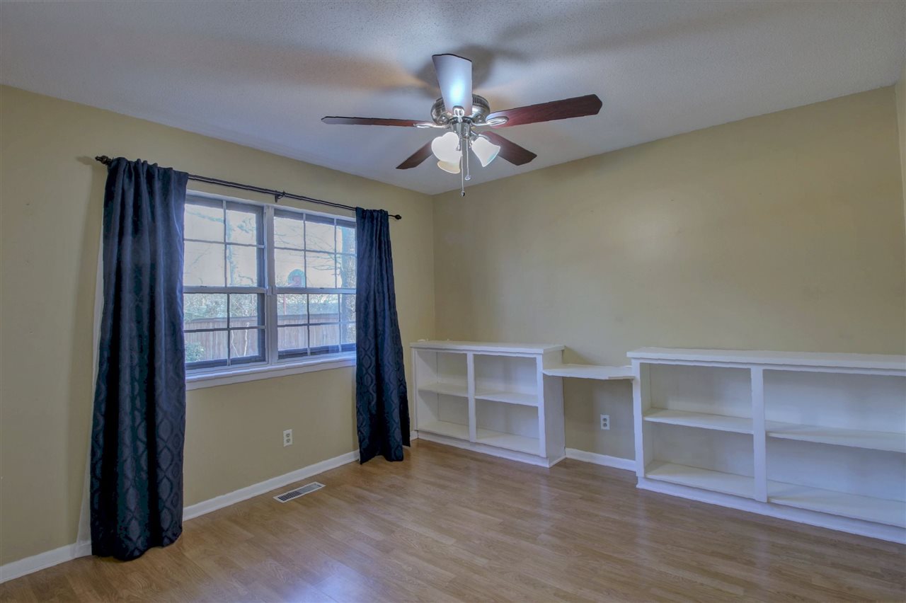 INDIAN HILLS - Residential