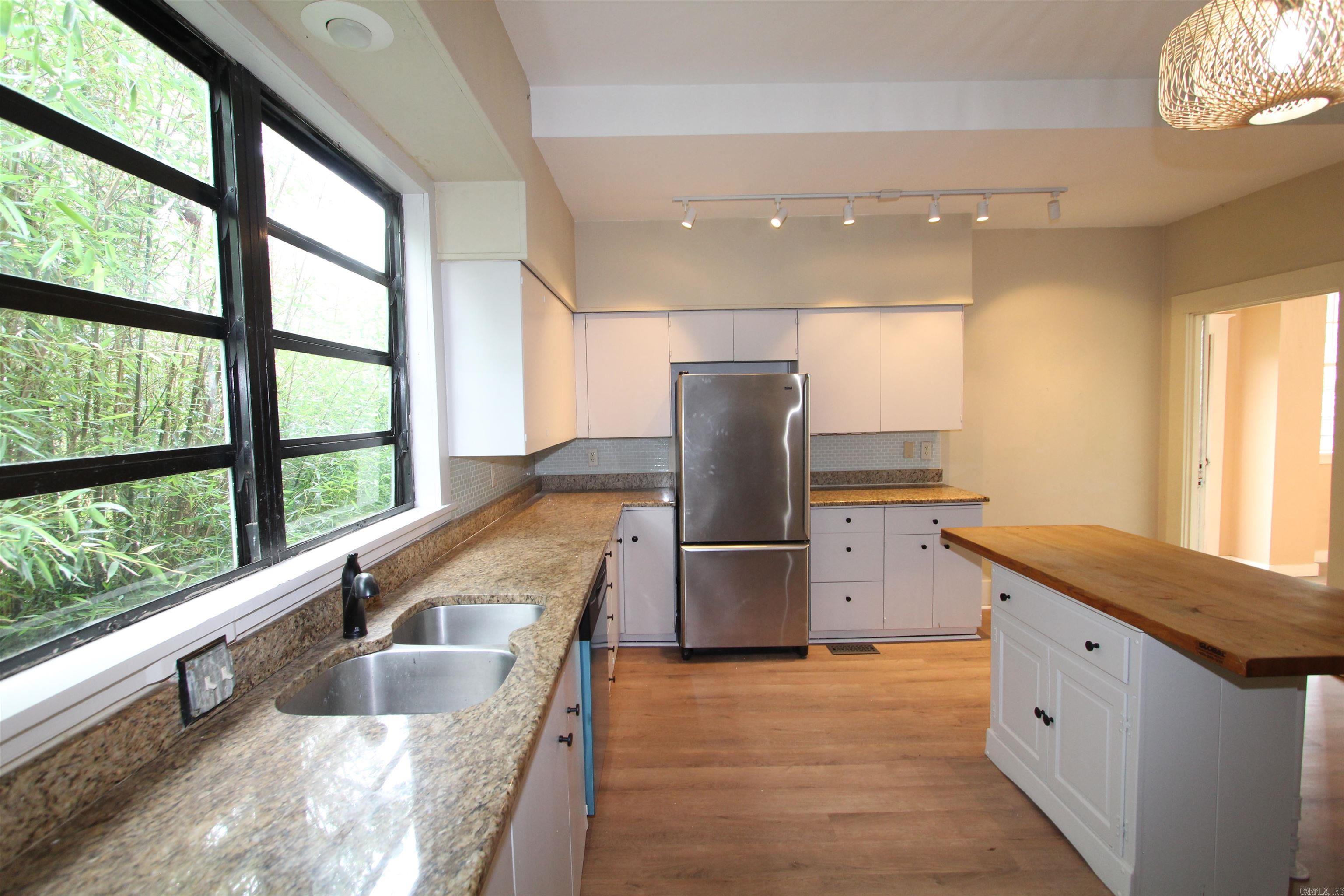 YOUNGS PARK - Residential