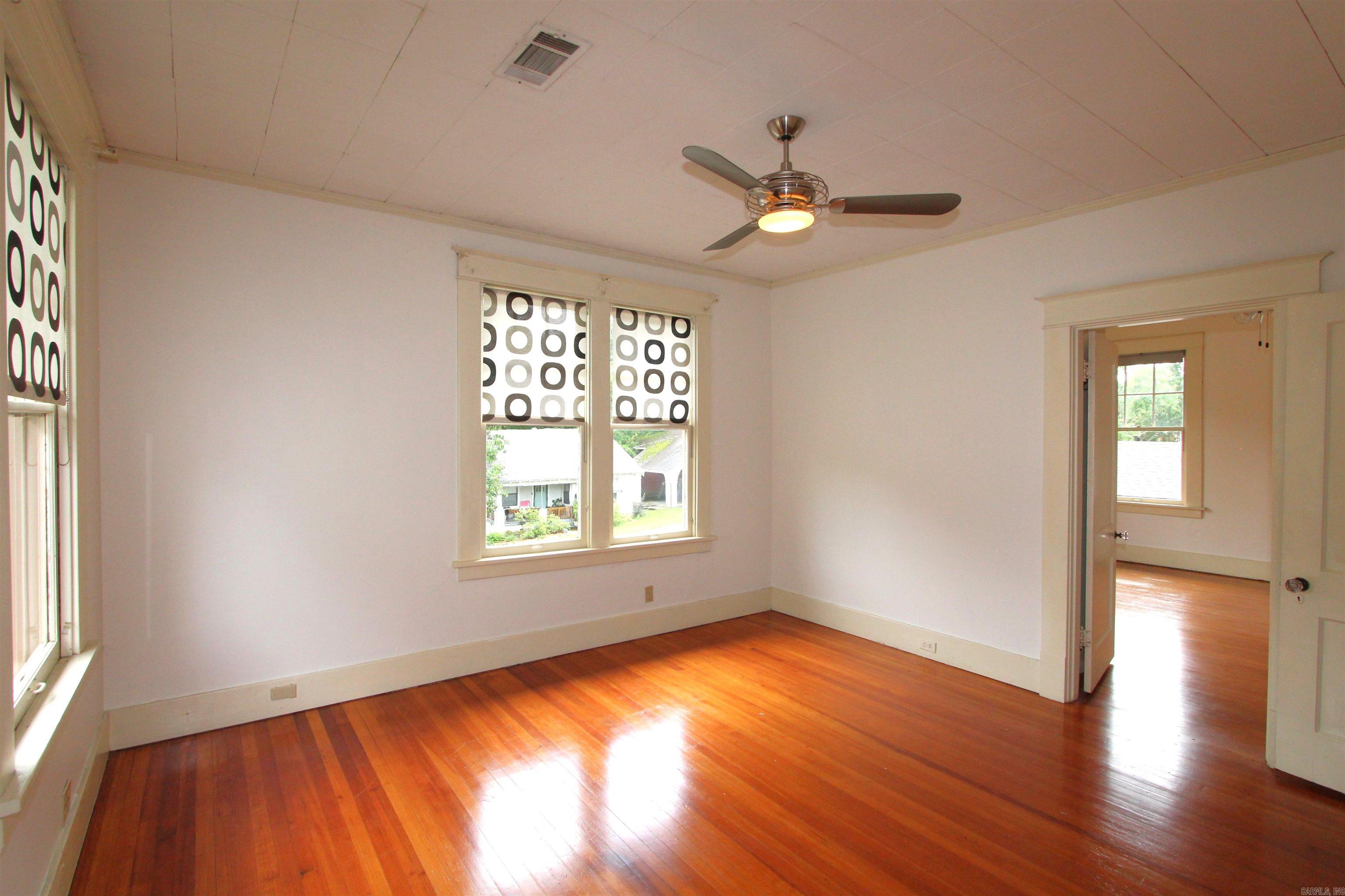 YOUNGS PARK - Residential