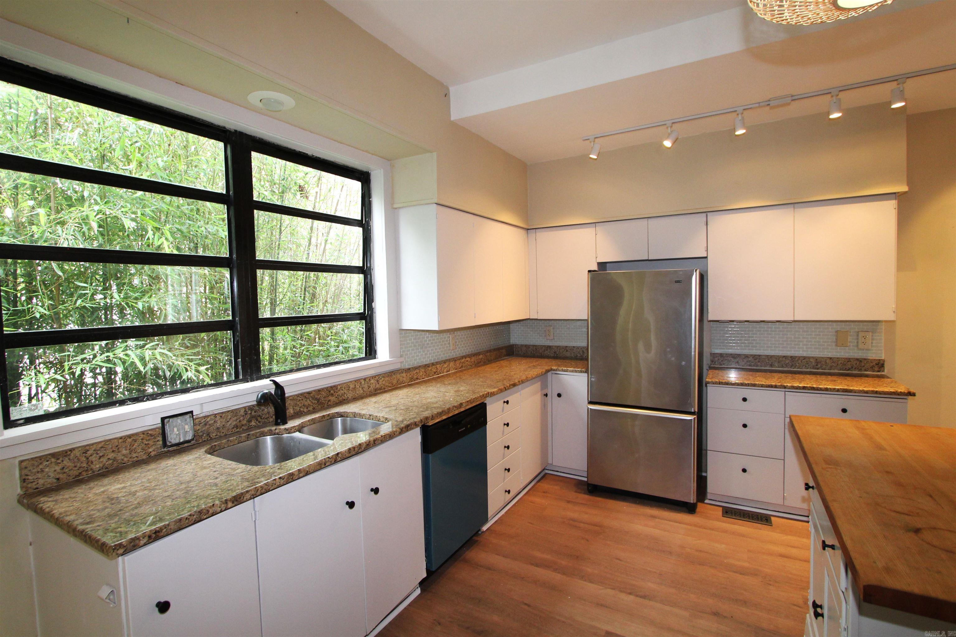 YOUNGS PARK - Residential