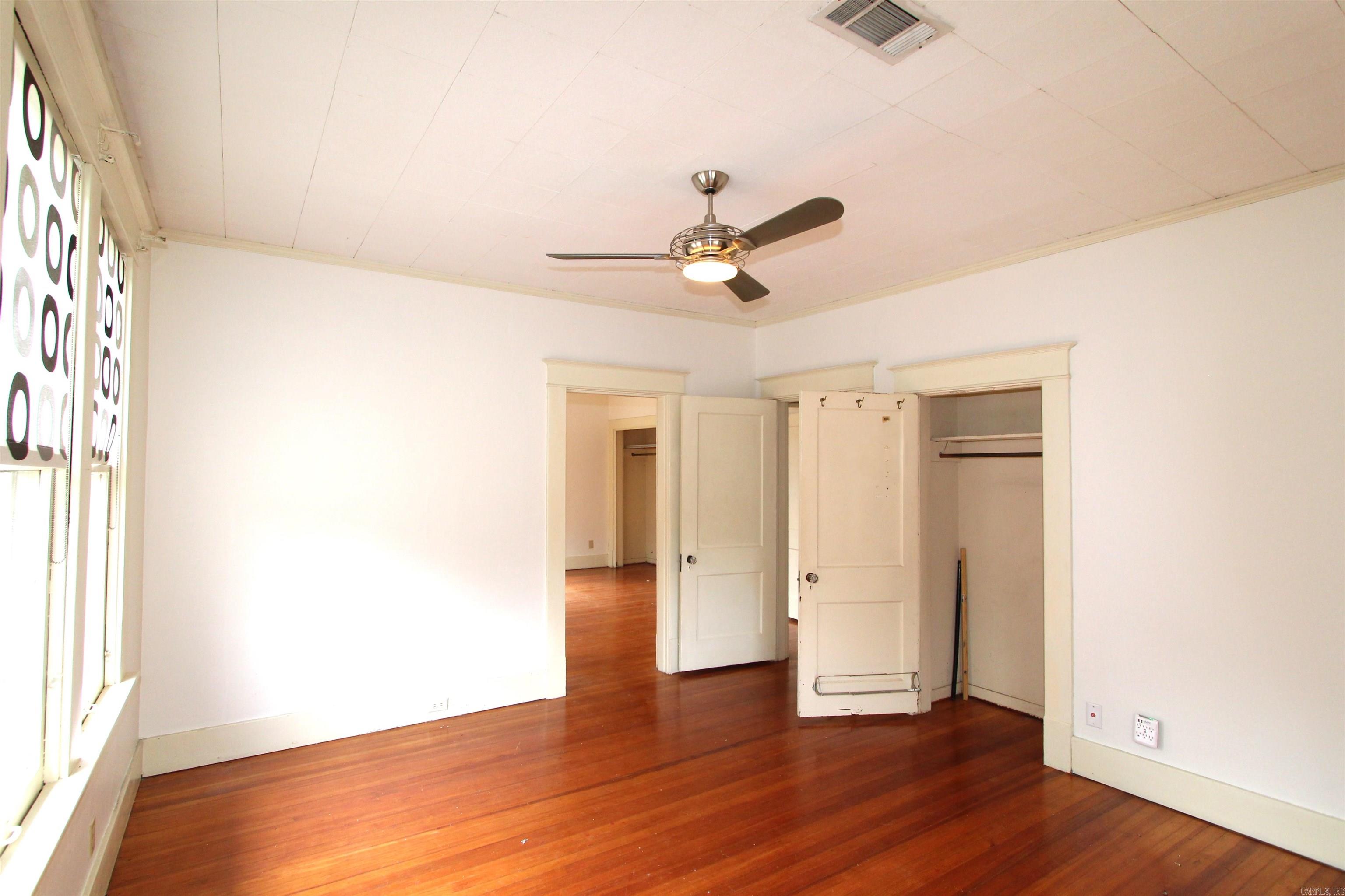 YOUNGS PARK - Residential