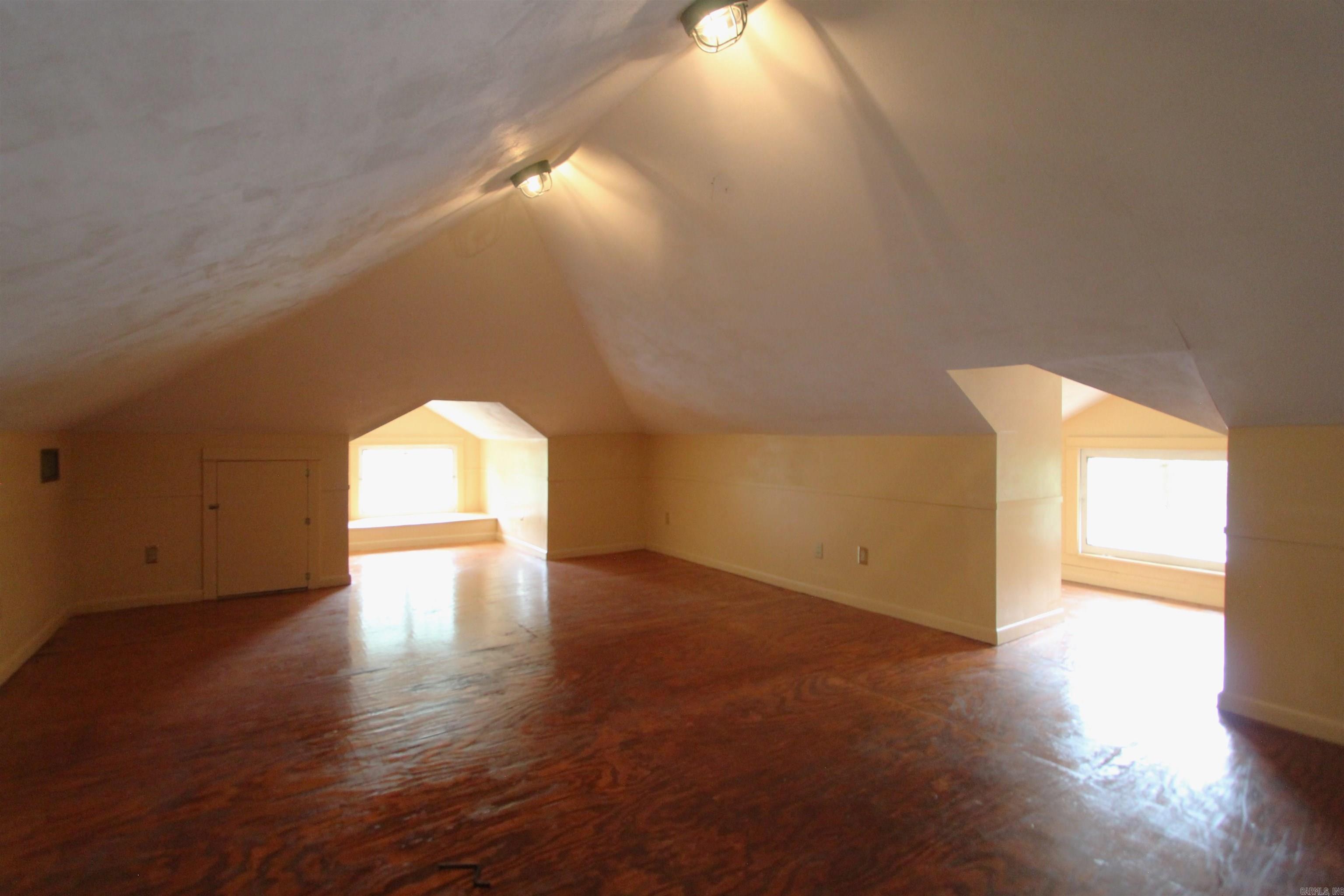 YOUNGS PARK - Residential