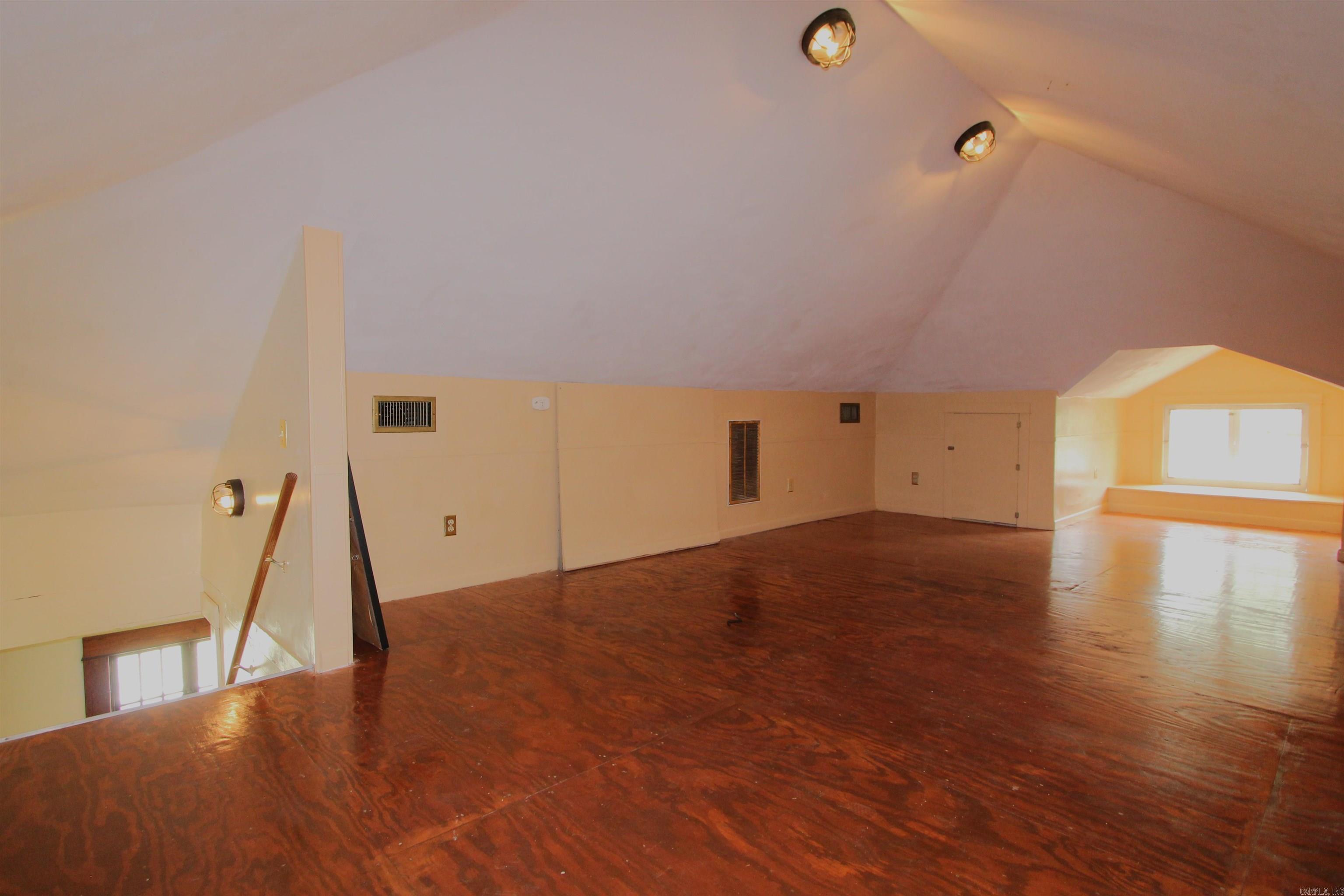 YOUNGS PARK - Residential