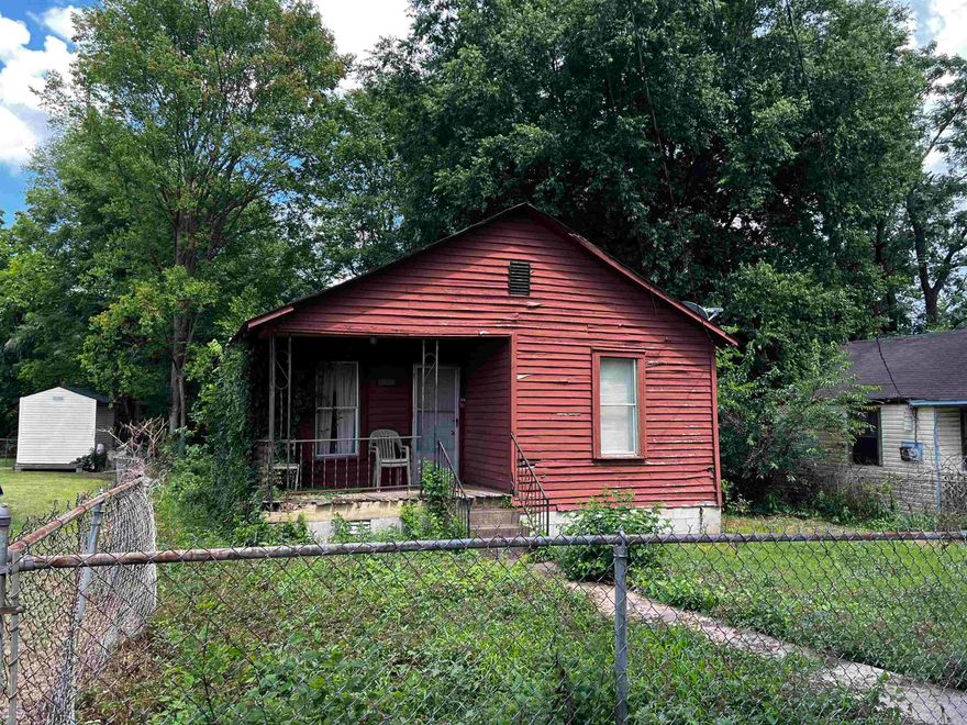 This one needs work but could be a great property with the right owner making the needed renovations.  Completely fenced yard.  Sitting on a dead end street so not a lot of traffic to worry about.  Bring your hammer, nails and some know how to get this one back to pristine condition.  Priced to sale quickly.  No Seller Property Disclosure.  Sold AS IS with any contents remaining.  Some floors and porch have some issues so enter at your own risk.