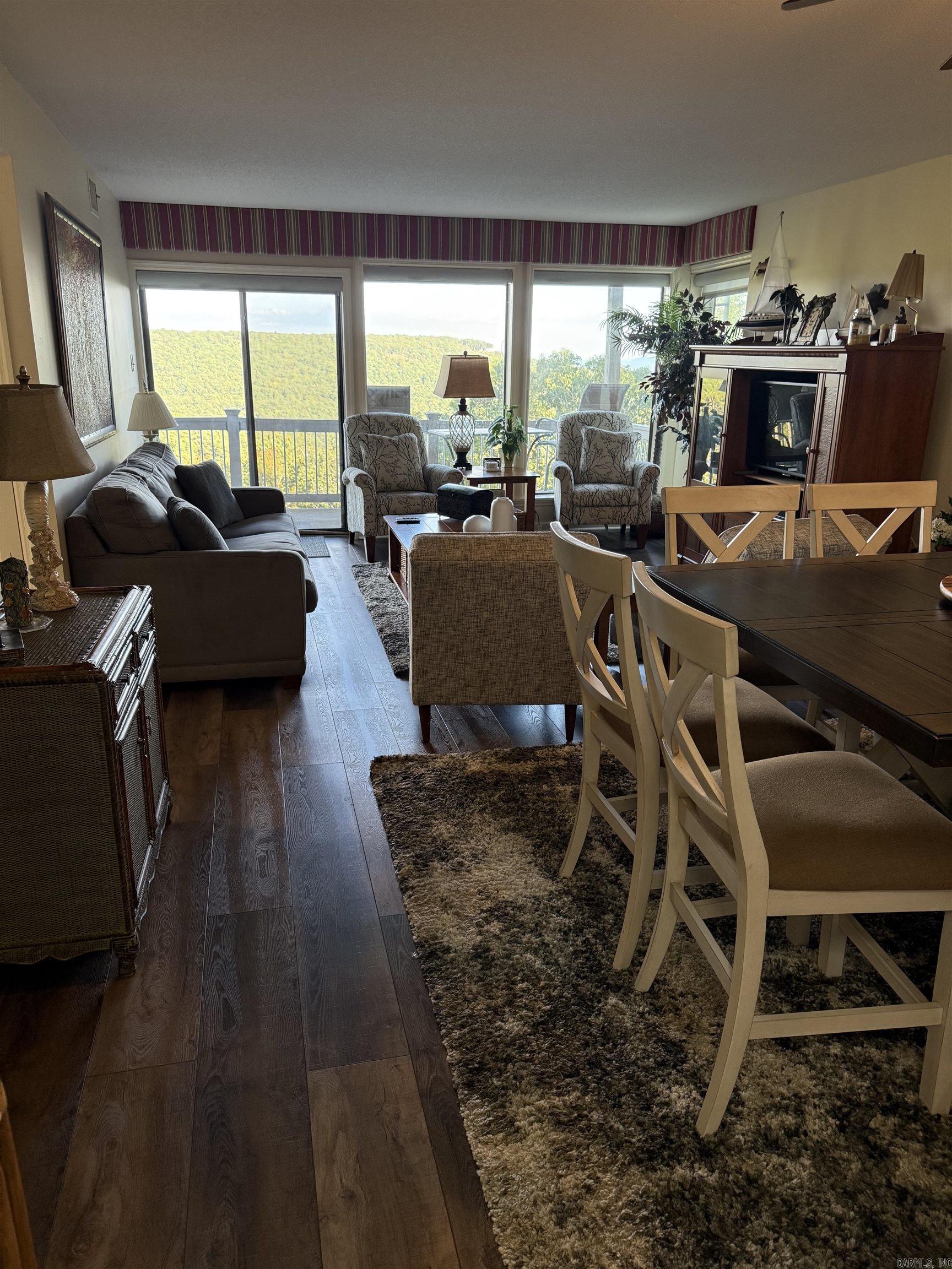 CLIFFSIDE LODGE - Residential