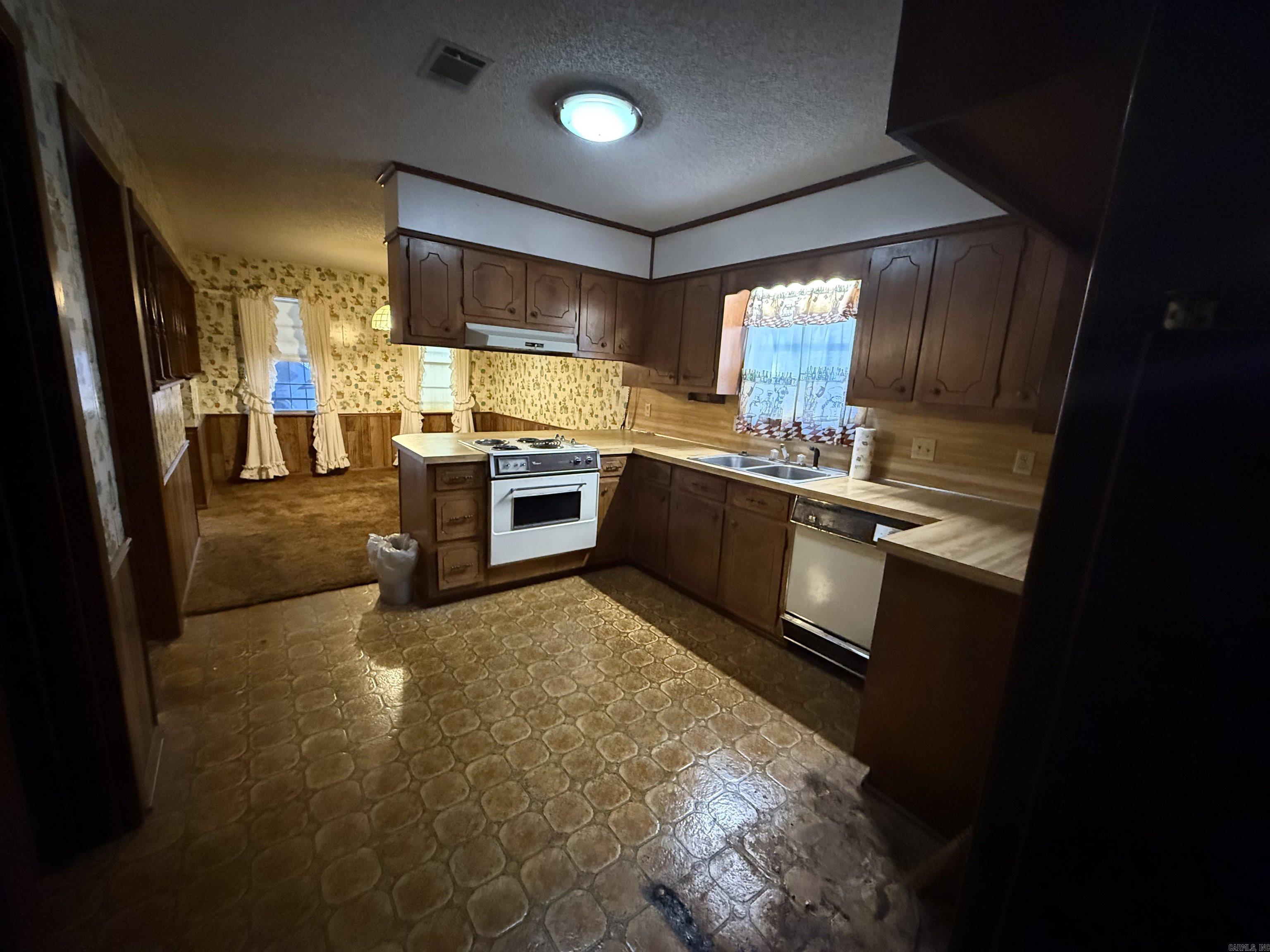INDIAN HILLS PHASE - Residential