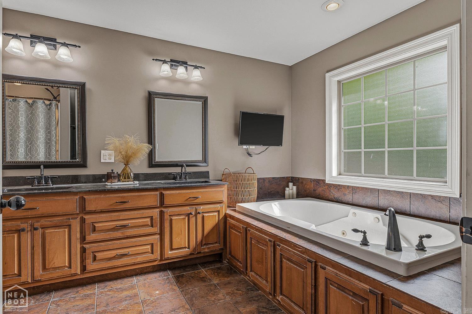 CARRIAGE HILL - Residential