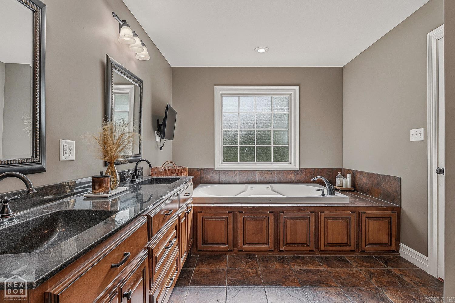 CARRIAGE HILL - Residential