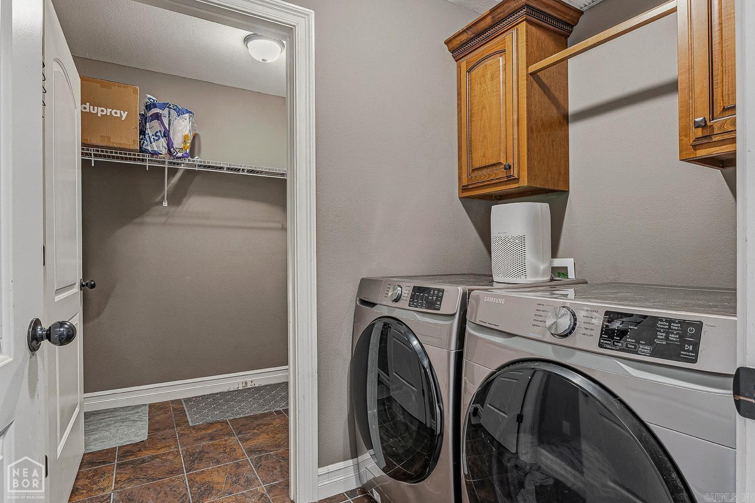 CARRIAGE HILL - Residential