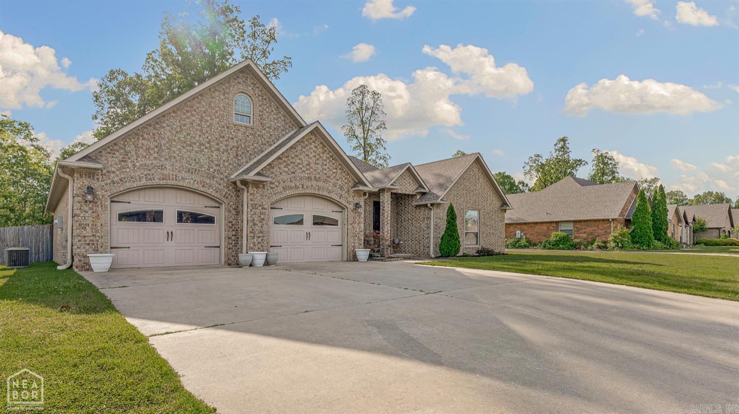 CARRIAGE HILL - Residential