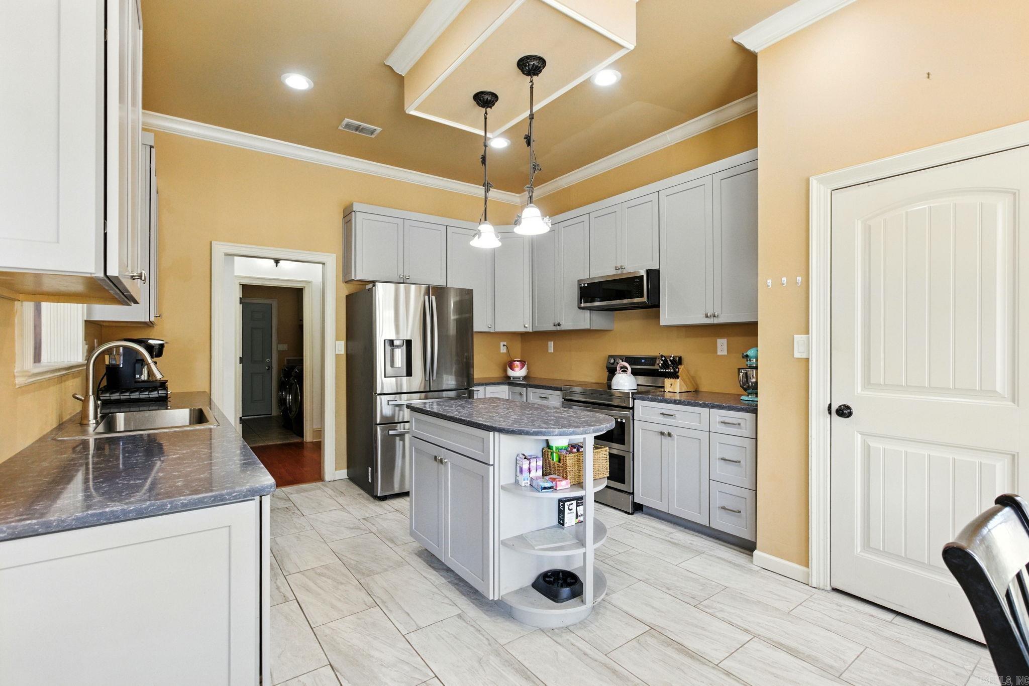 SHADOW CREEK - Residential