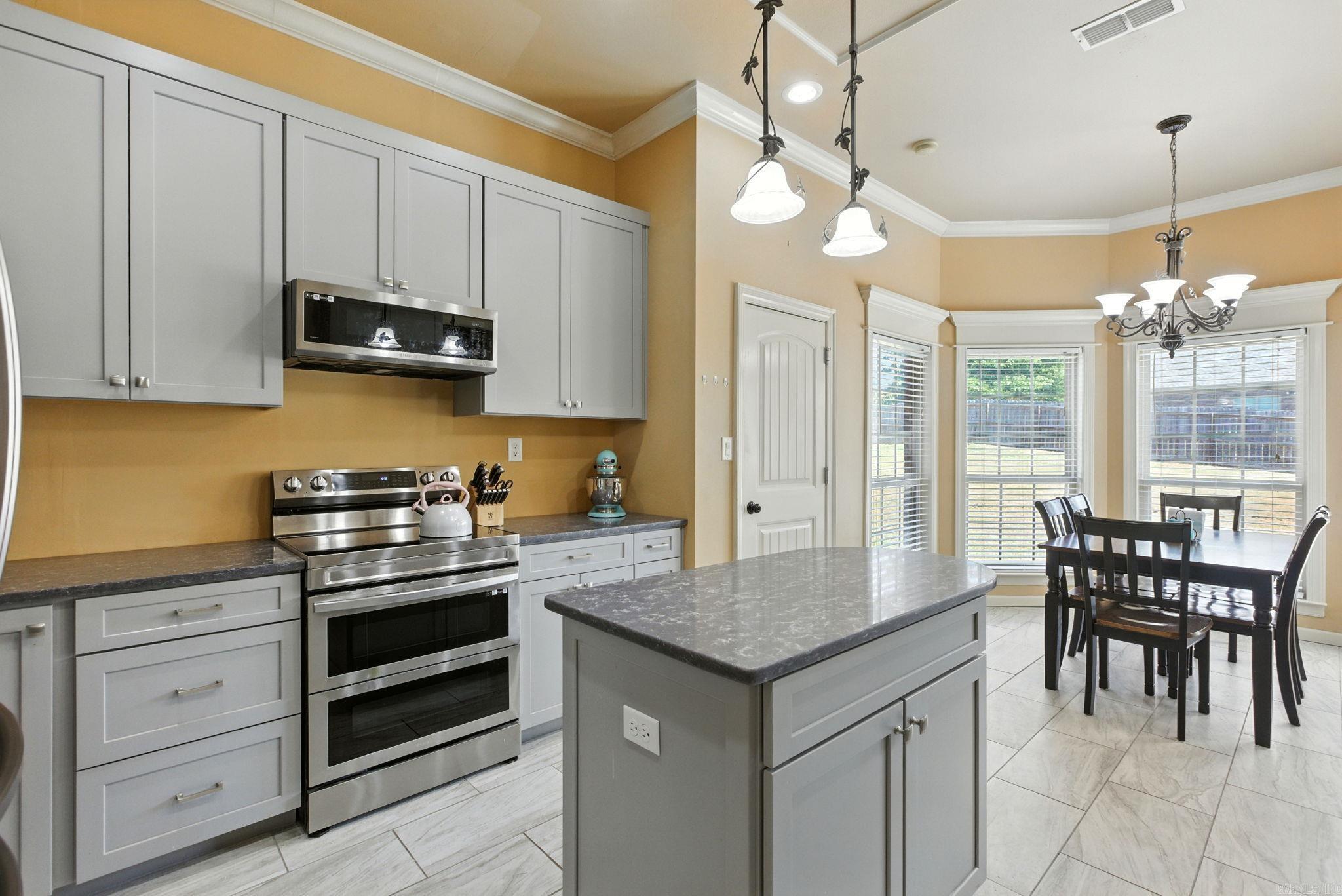 SHADOW CREEK - Residential