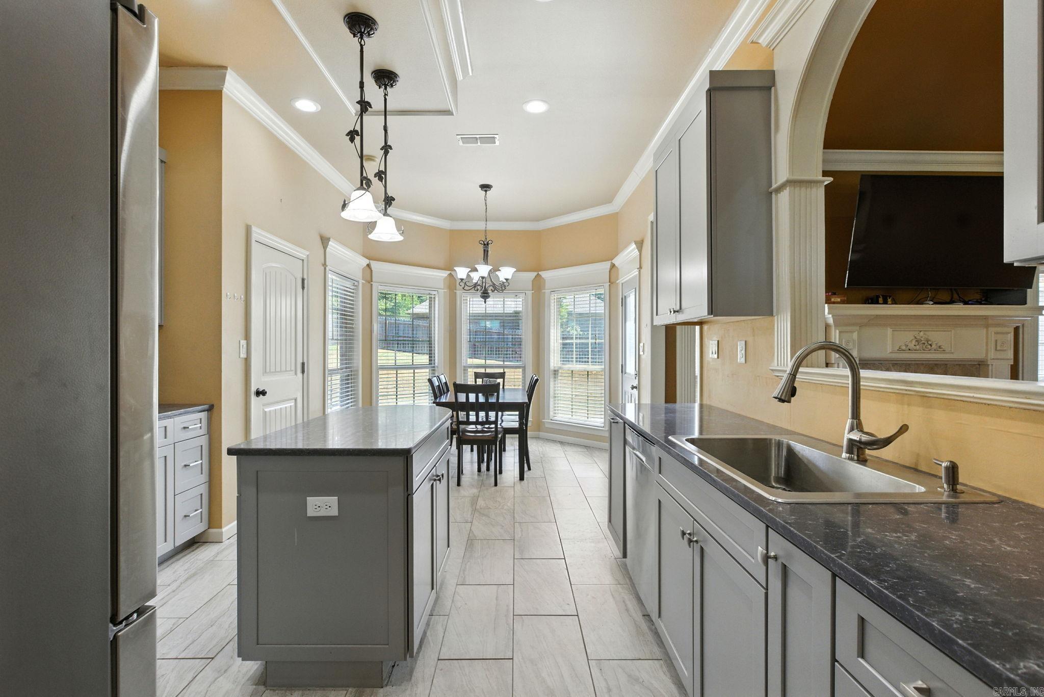 SHADOW CREEK - Residential