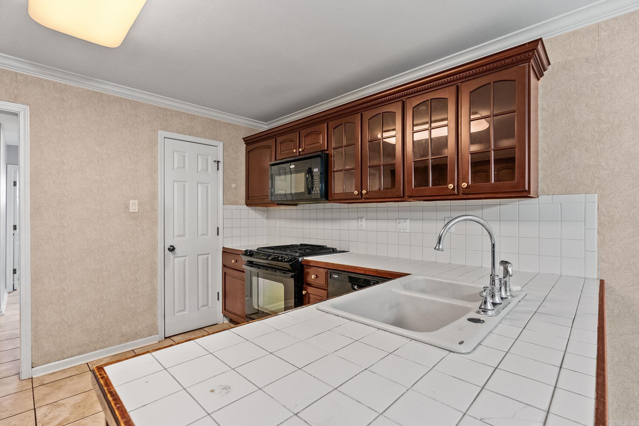 PALISADES HEIGHTS - Residential