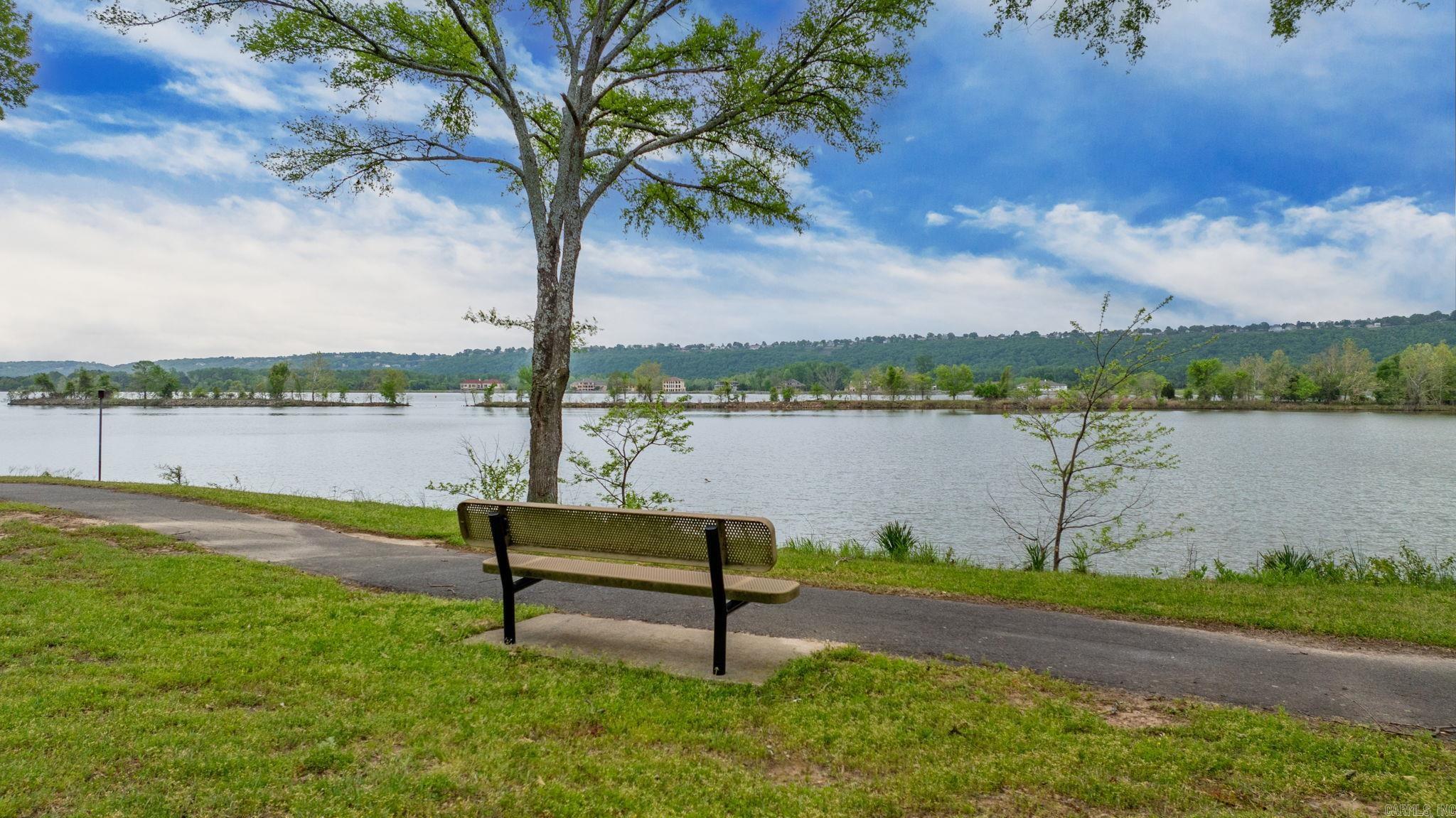 PALISADES HEIGHTS - Residential