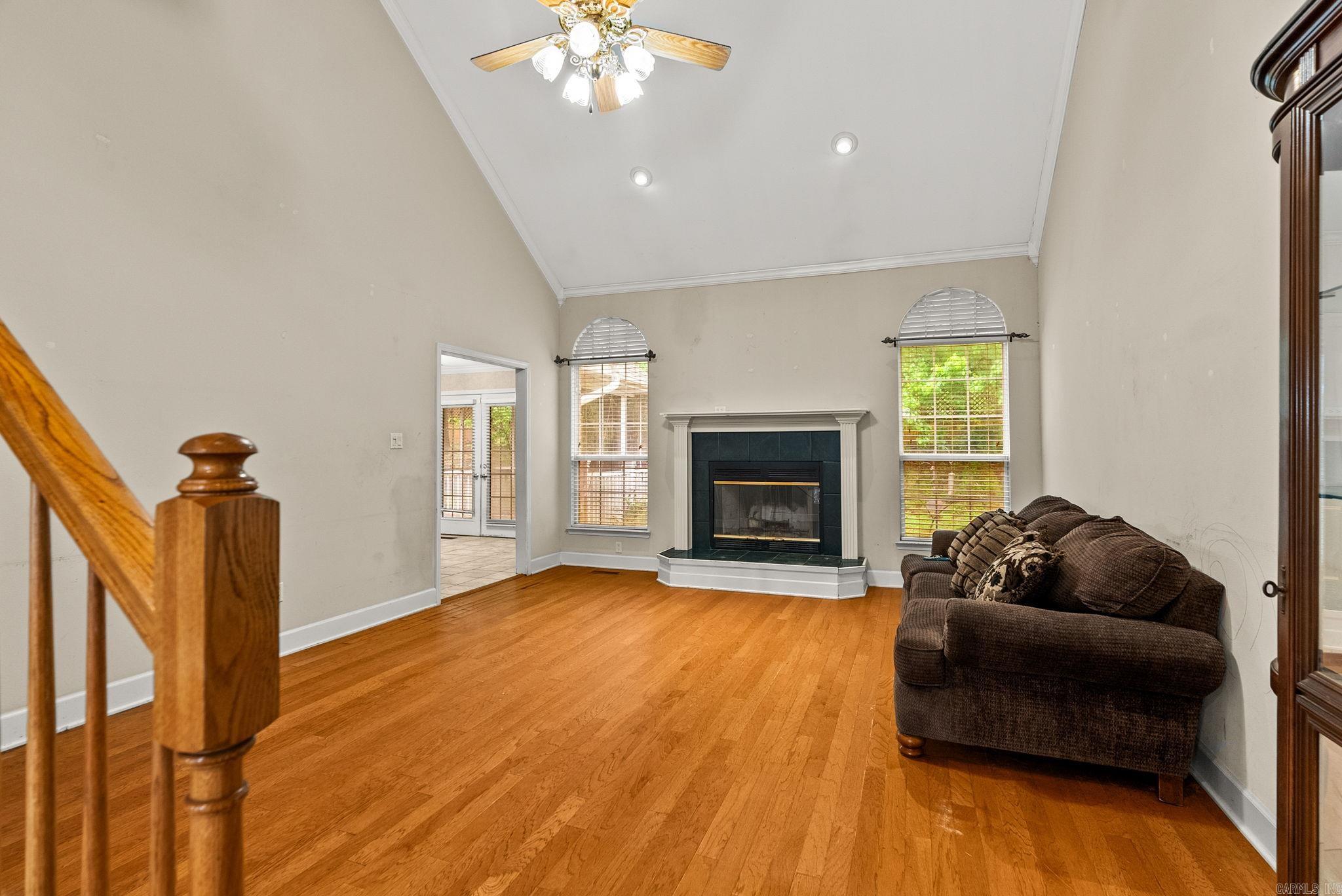 PALISADES HEIGHTS - Residential