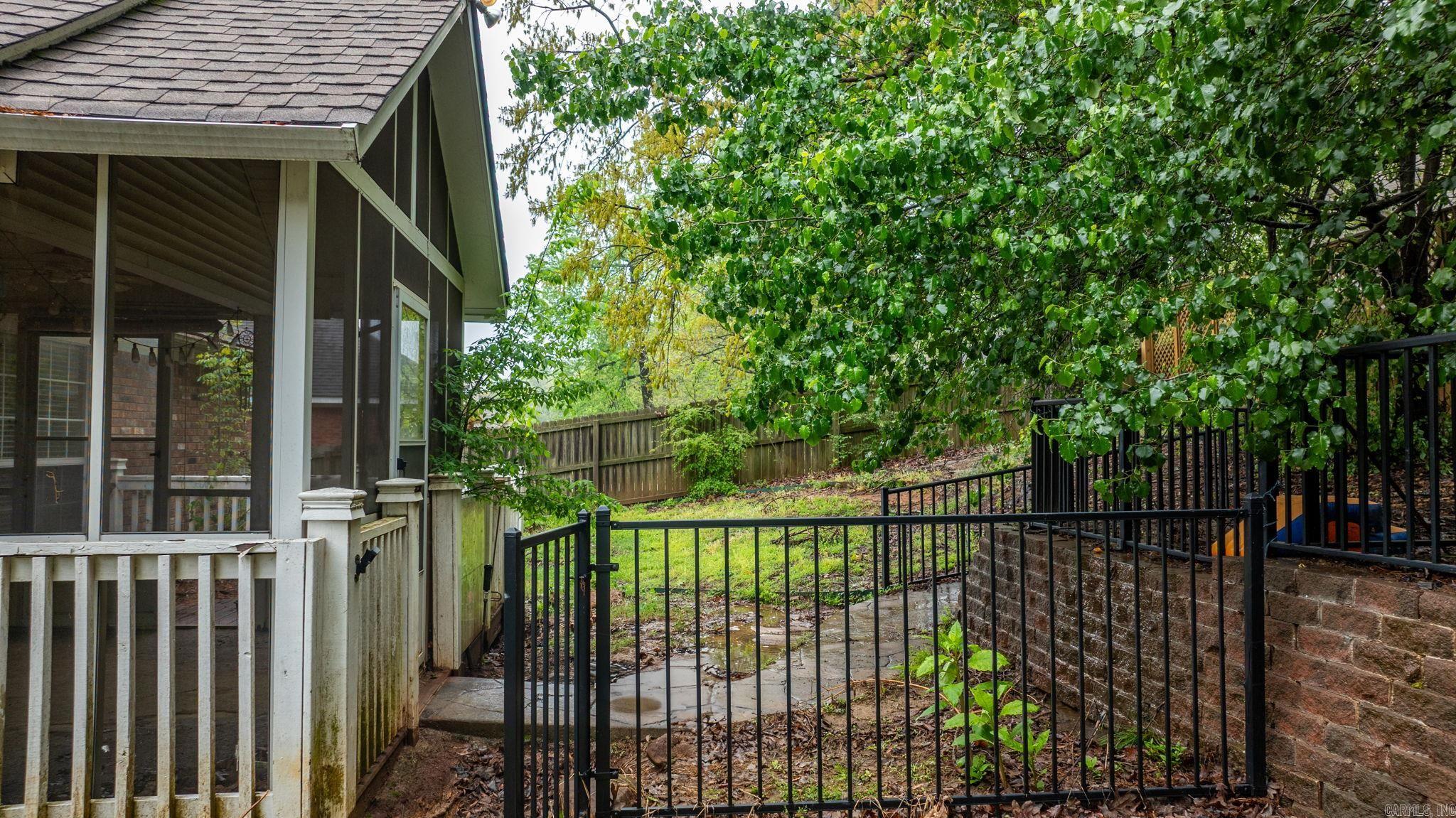 PALISADES HEIGHTS - Residential