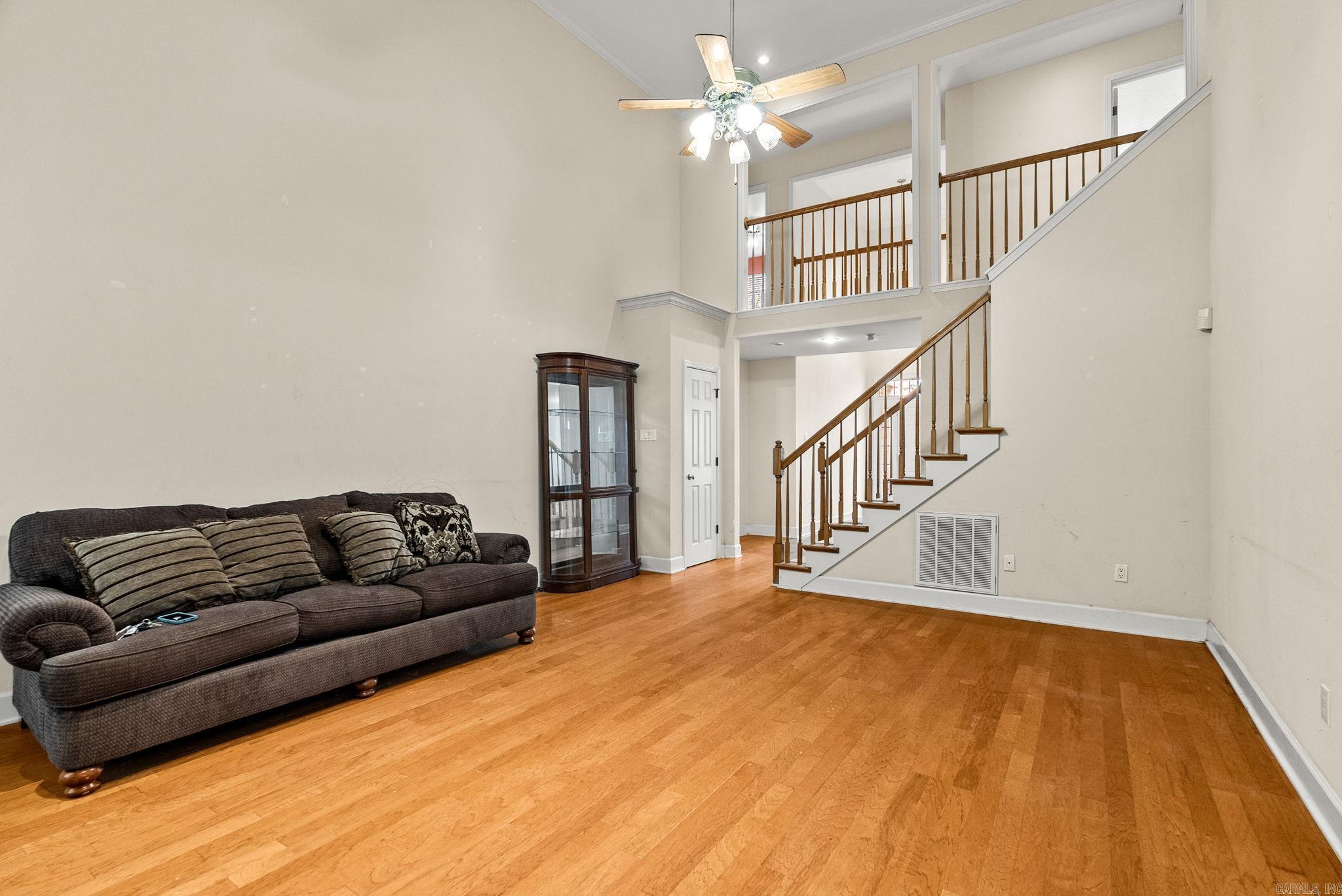 PALISADES HEIGHTS - Residential