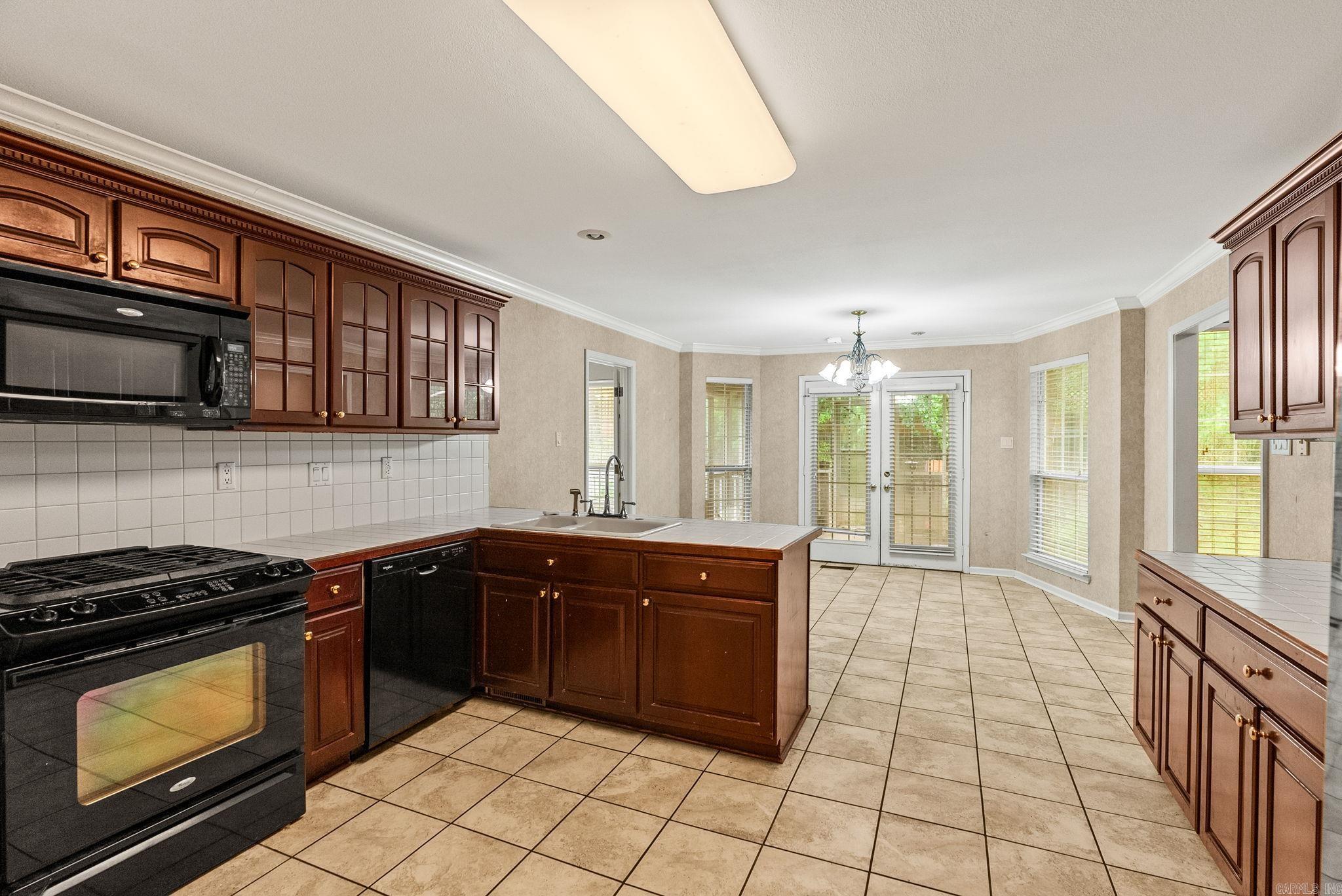 PALISADES HEIGHTS - Residential
