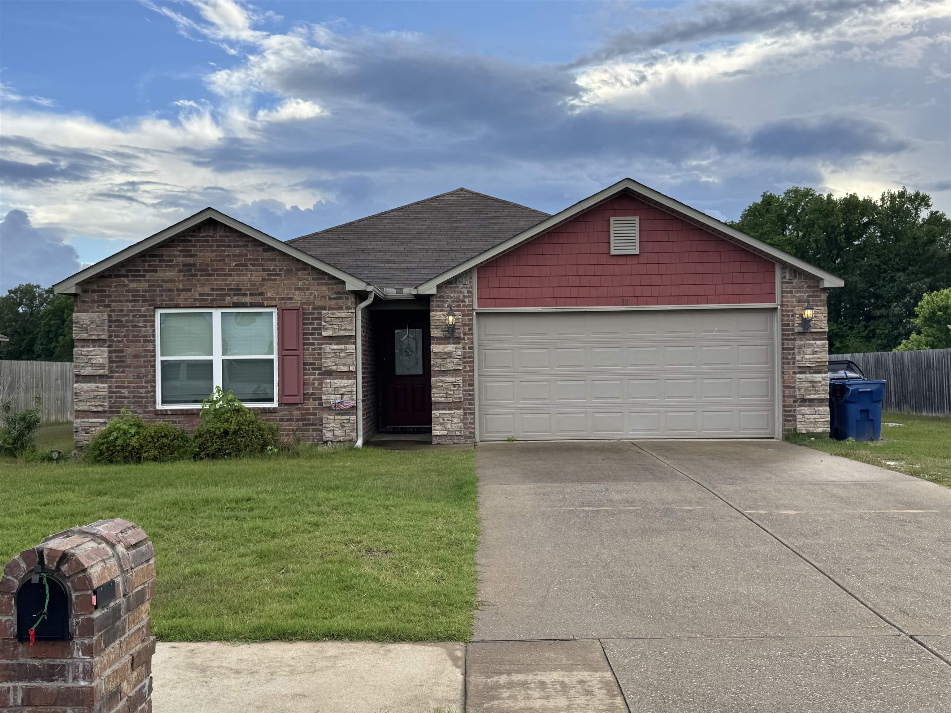 Come see this 3 bedroom, 2 bath home in Stonehenge Subdivision with granite countertops, a trey ceiling, breakfast bar, crown molding, and like new appliances! Seller has never occupied property. No SPD is available.