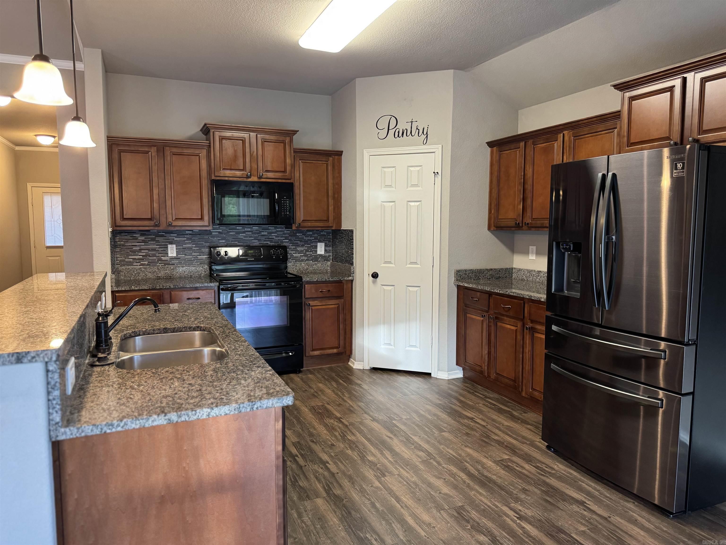 STONEHENGE PLACE - Residential