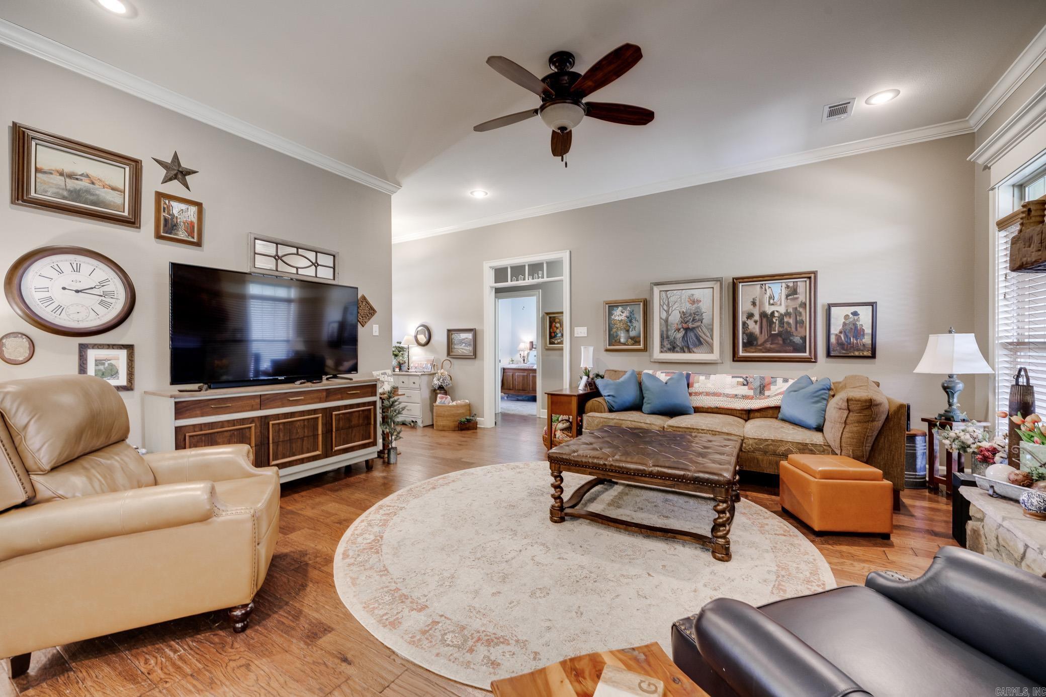 CHAPEL CREEK - Residential