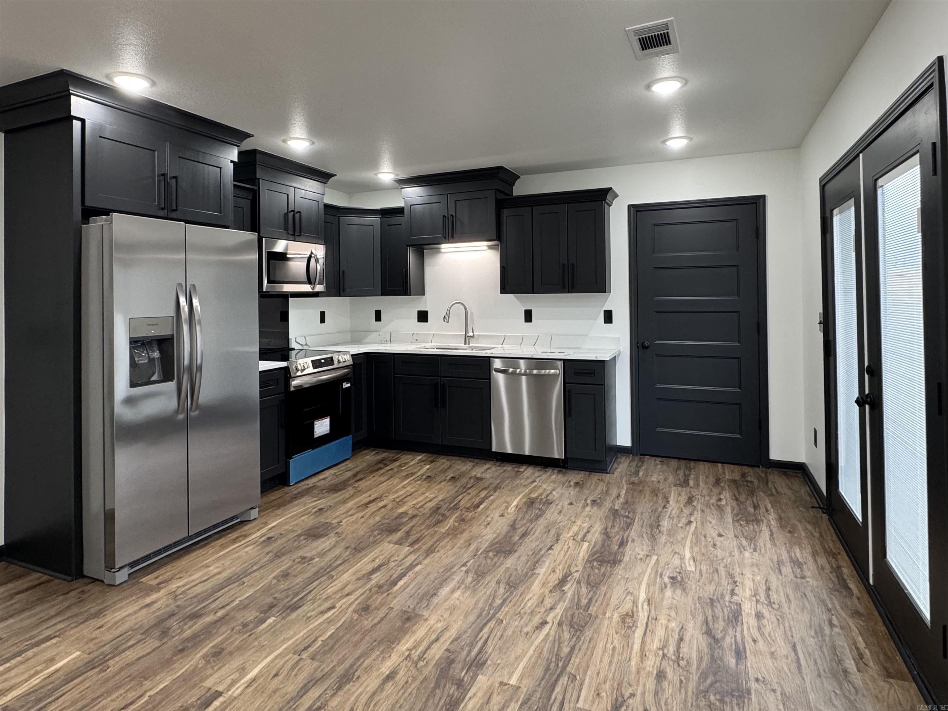 HILLVIEW ACRES - Residential