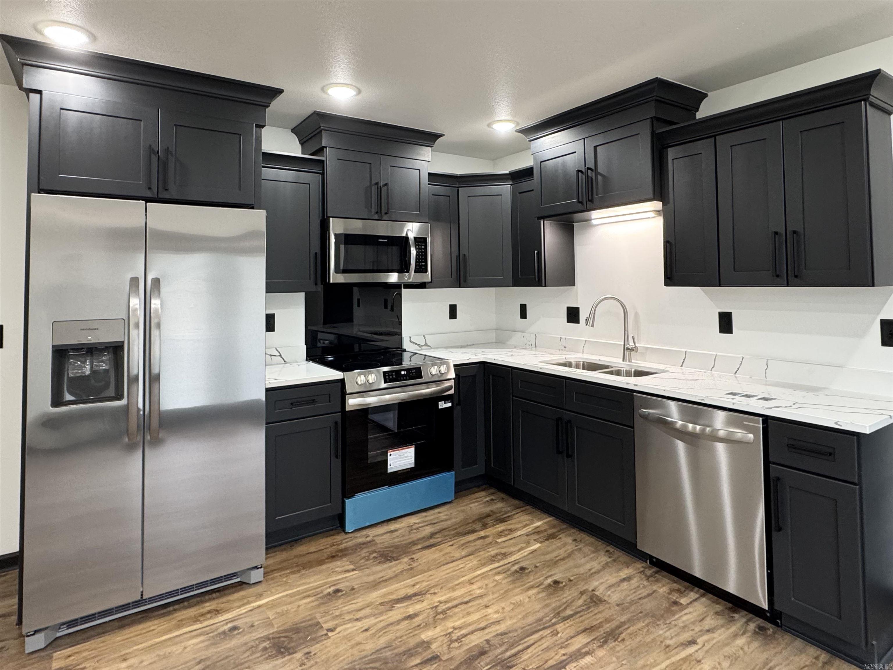 HILLVIEW ACRES - Residential