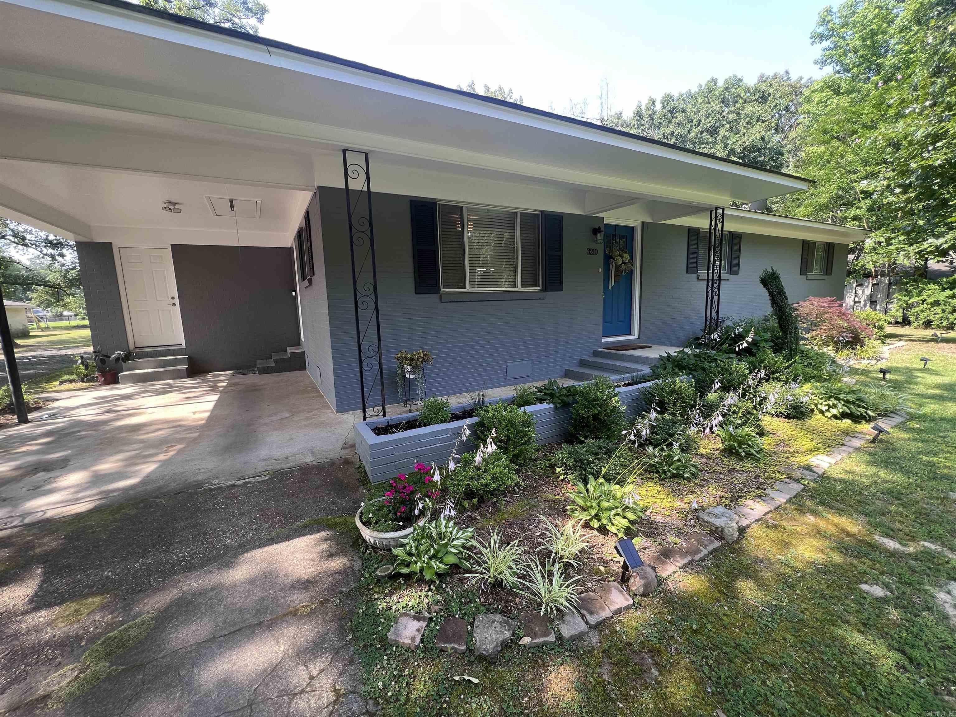 CLEMENT ACRES - Residential