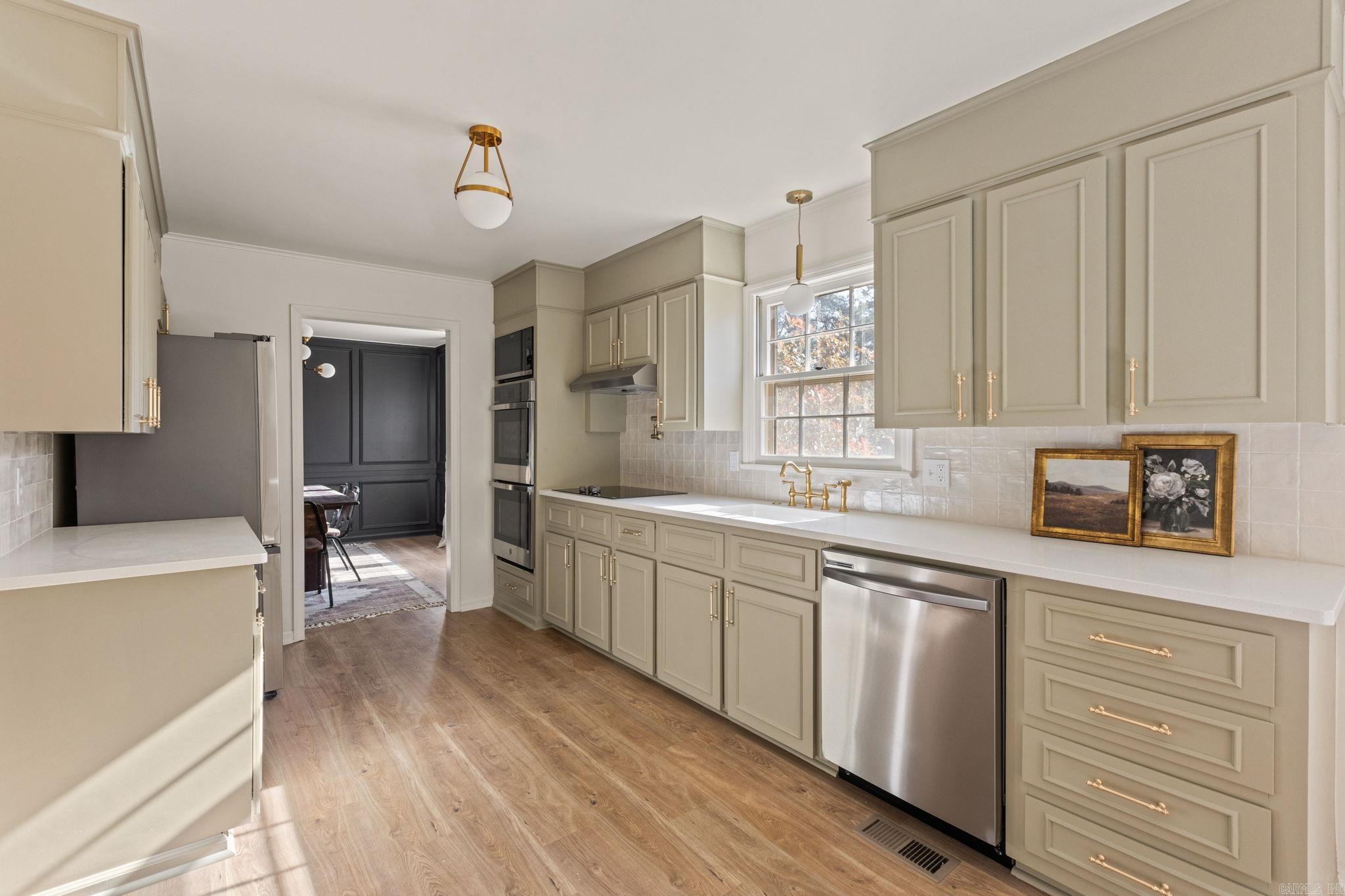 PEBBLE BEACH PARK - Residential