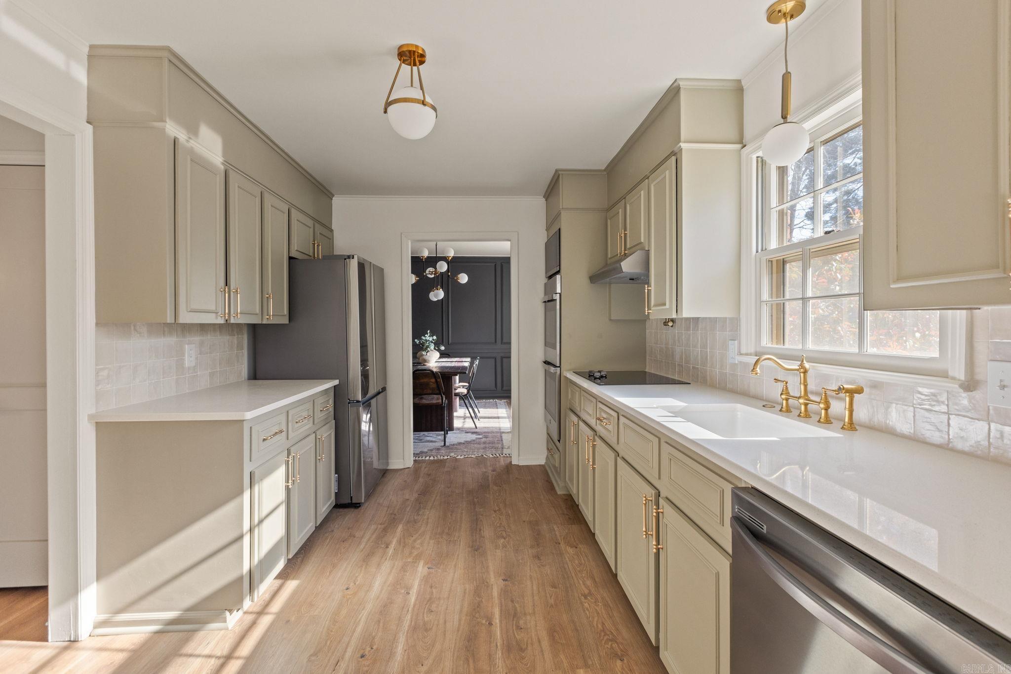 PEBBLE BEACH PARK - Residential