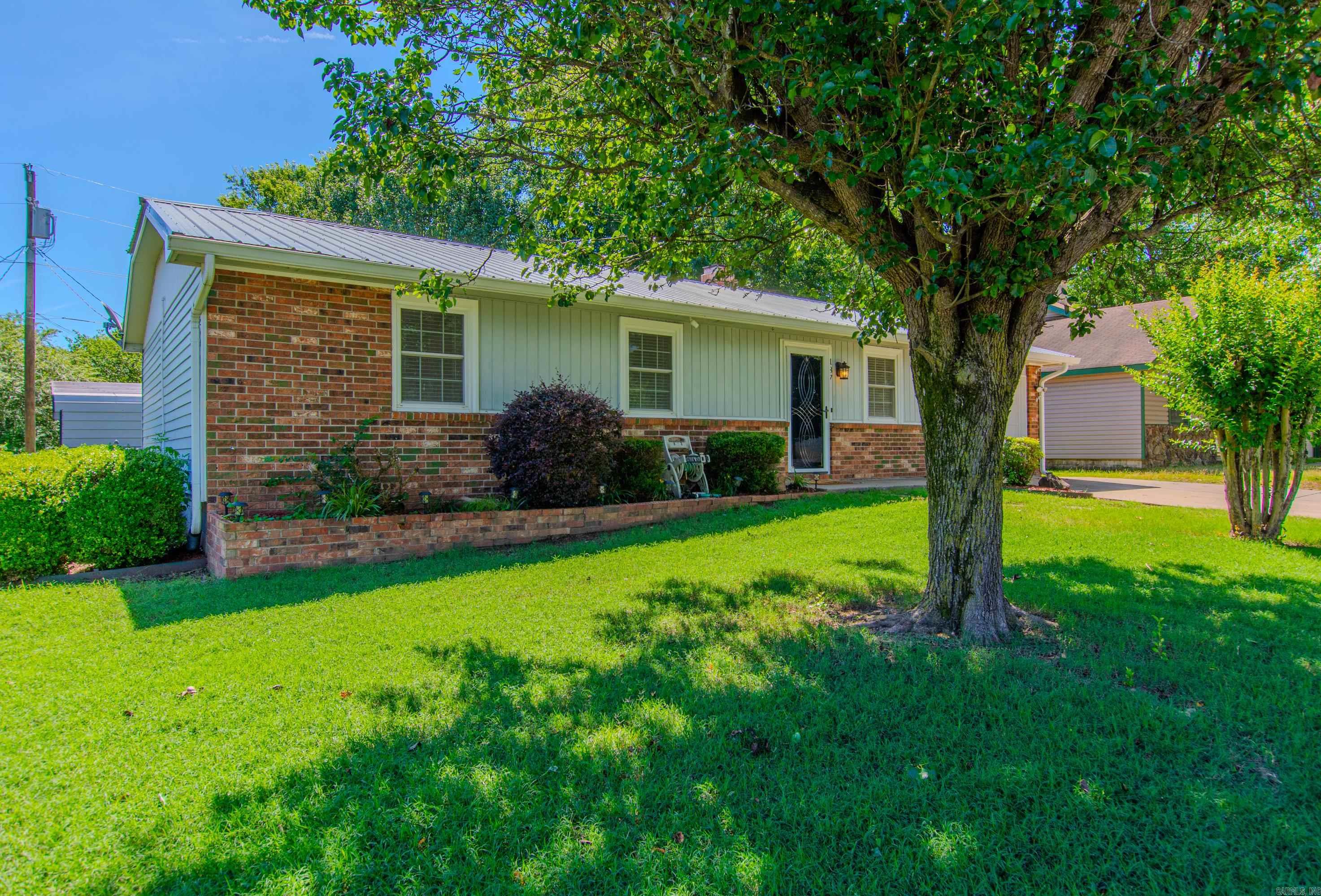 THE MEADOWS - Residential