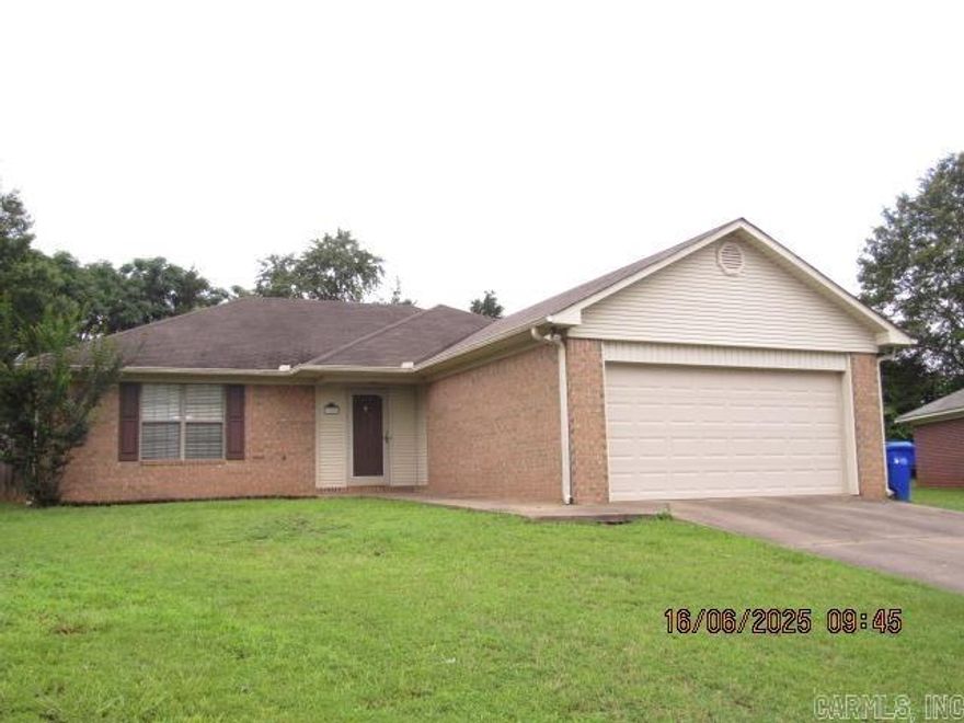 Well maintained 3-bedroom home with an oversized backyard! This home was just recently re-painted on the interior and offers laminate & tile floors throughout, all kitchen appliances including refrigerator, 2-inch blinds throughout, separate laundry room with hook-ups, 2 car garage, and a fully fenced yard! Small pet negotiable with a non-refundable pet fee. ***PLEASE NOTE WE DO NOT ADVERTISE ON CRAIGSLIST OR FACEBOOK MARKETPLACE. ANY LISTING OF OURS SEEN THERE IS A SCAM!!!***