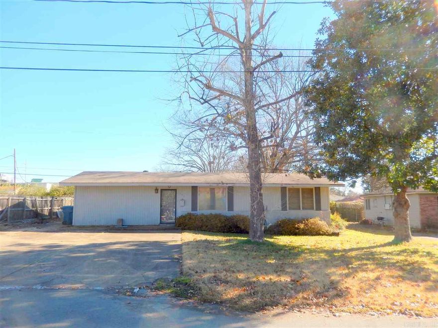 Come see this nice home in the heart of West Little Rock that is close to everything. This one would be perfect for a first time home owner or a nice rental property. The large den has a cozy fireplace. The cook of the home will love the kitchen that has a lot of cabinets and good counter space.