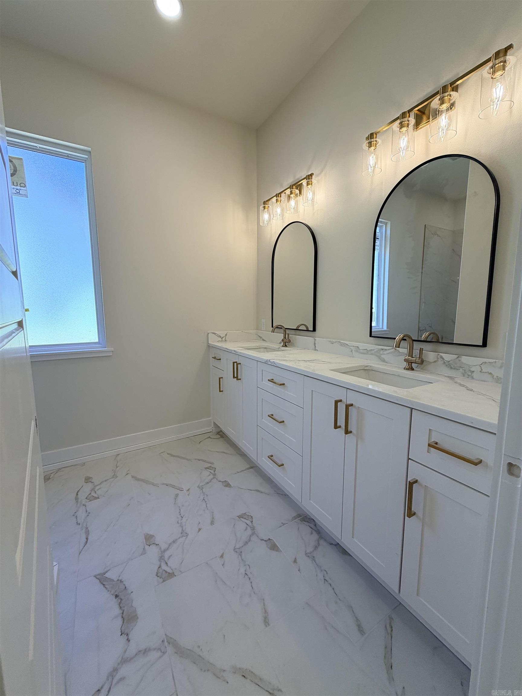 BEAR DEN ESTATES - Residential