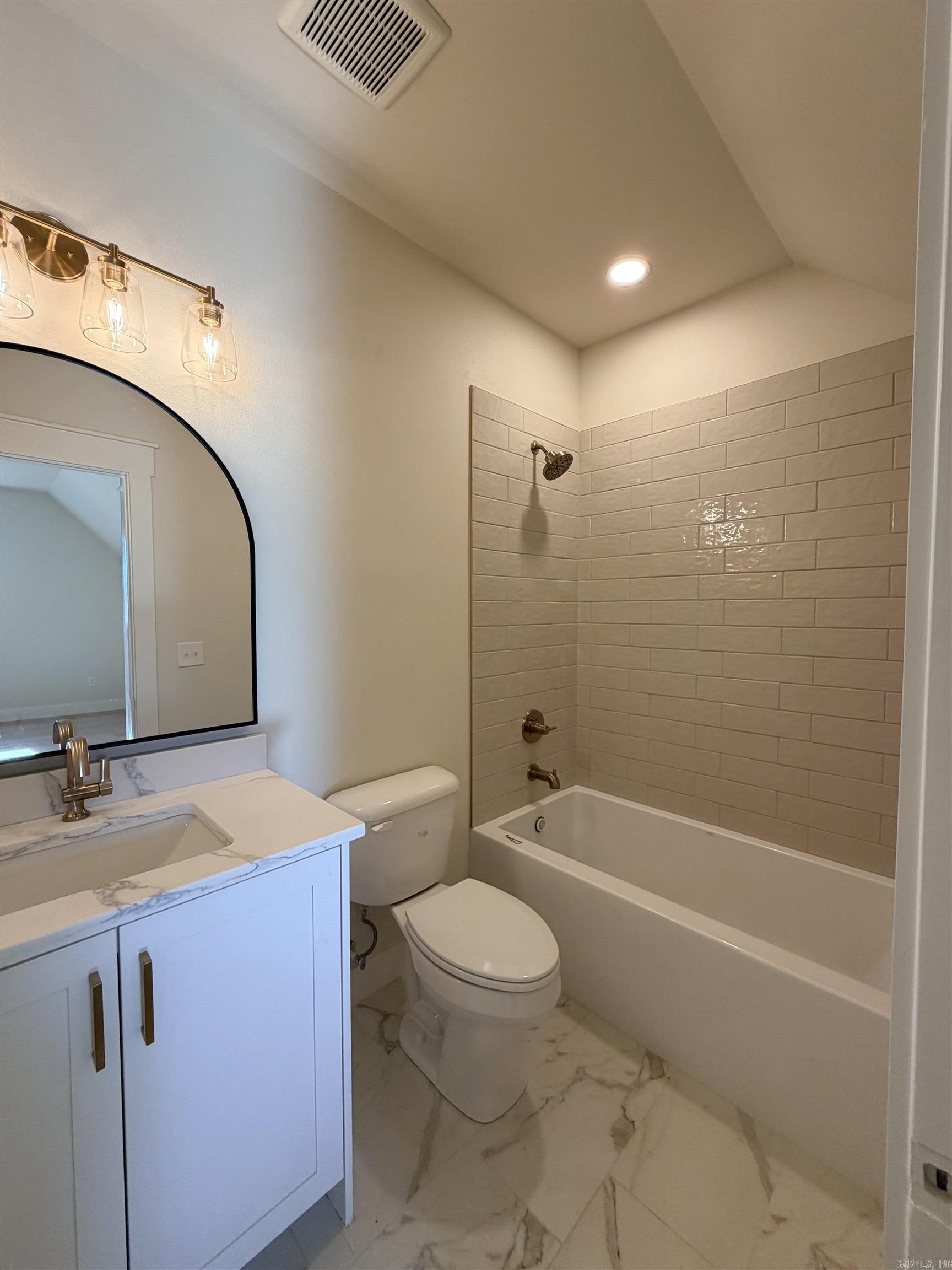 BEAR DEN ESTATES - Residential