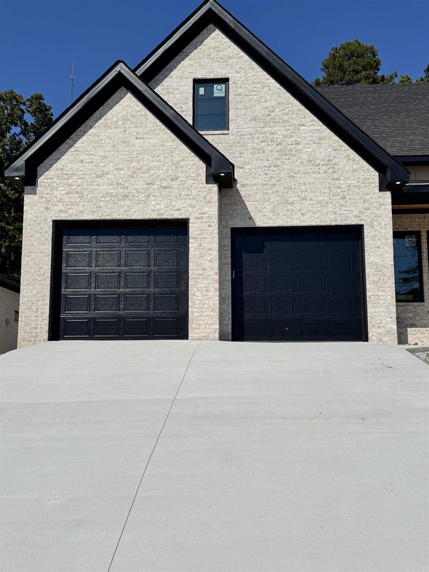 BEAR DEN ESTATES - Residential