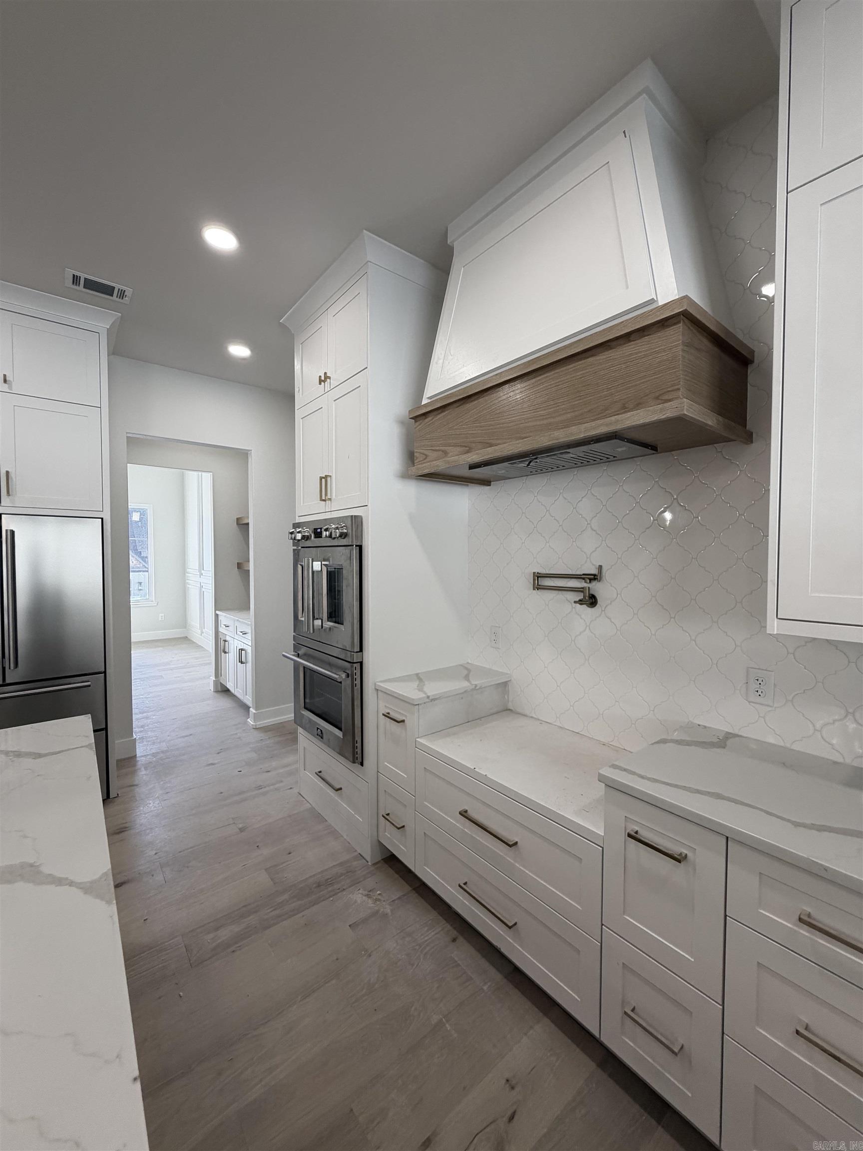 BEAR DEN ESTATES - Residential