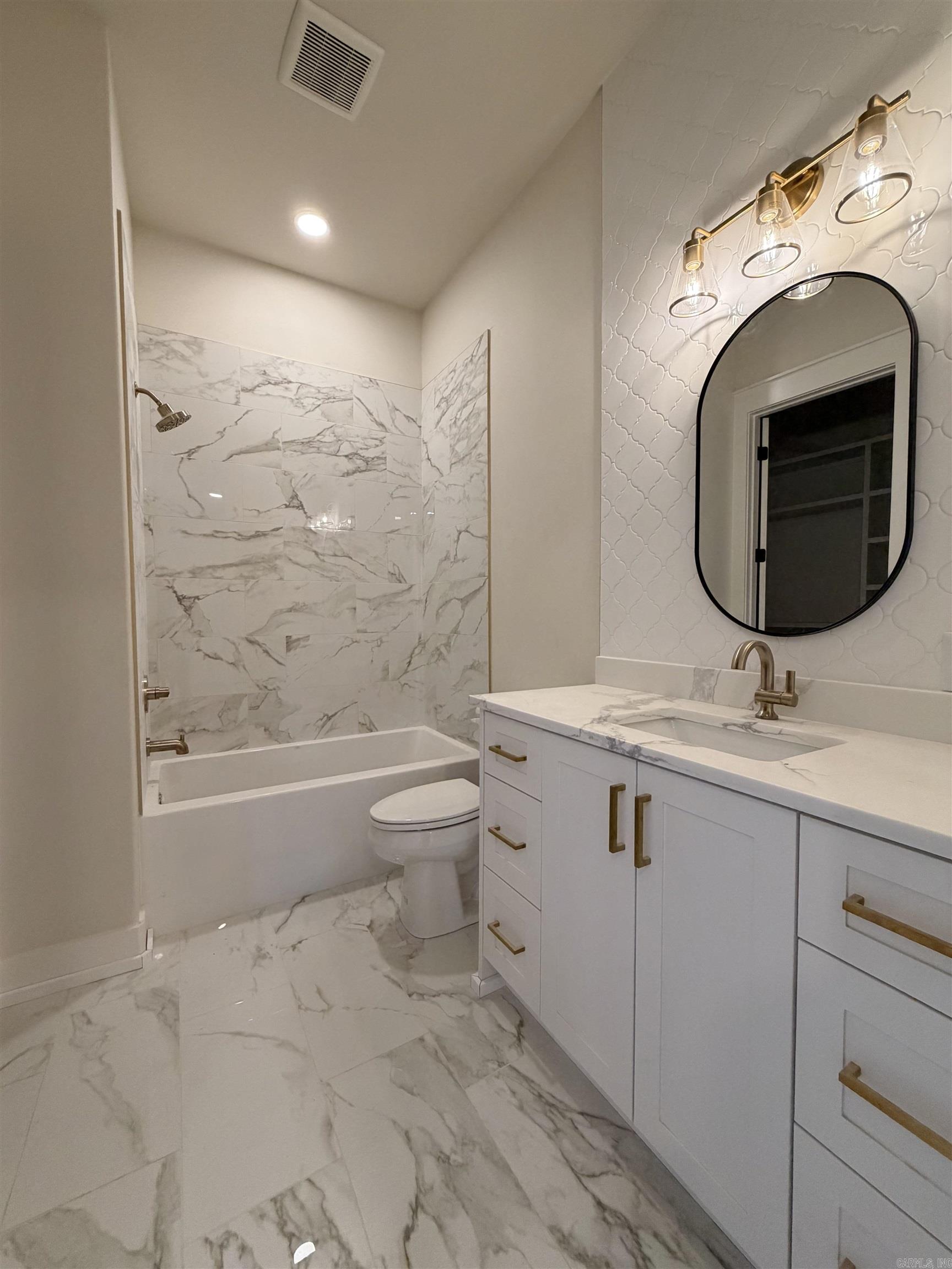 BEAR DEN ESTATES - Residential