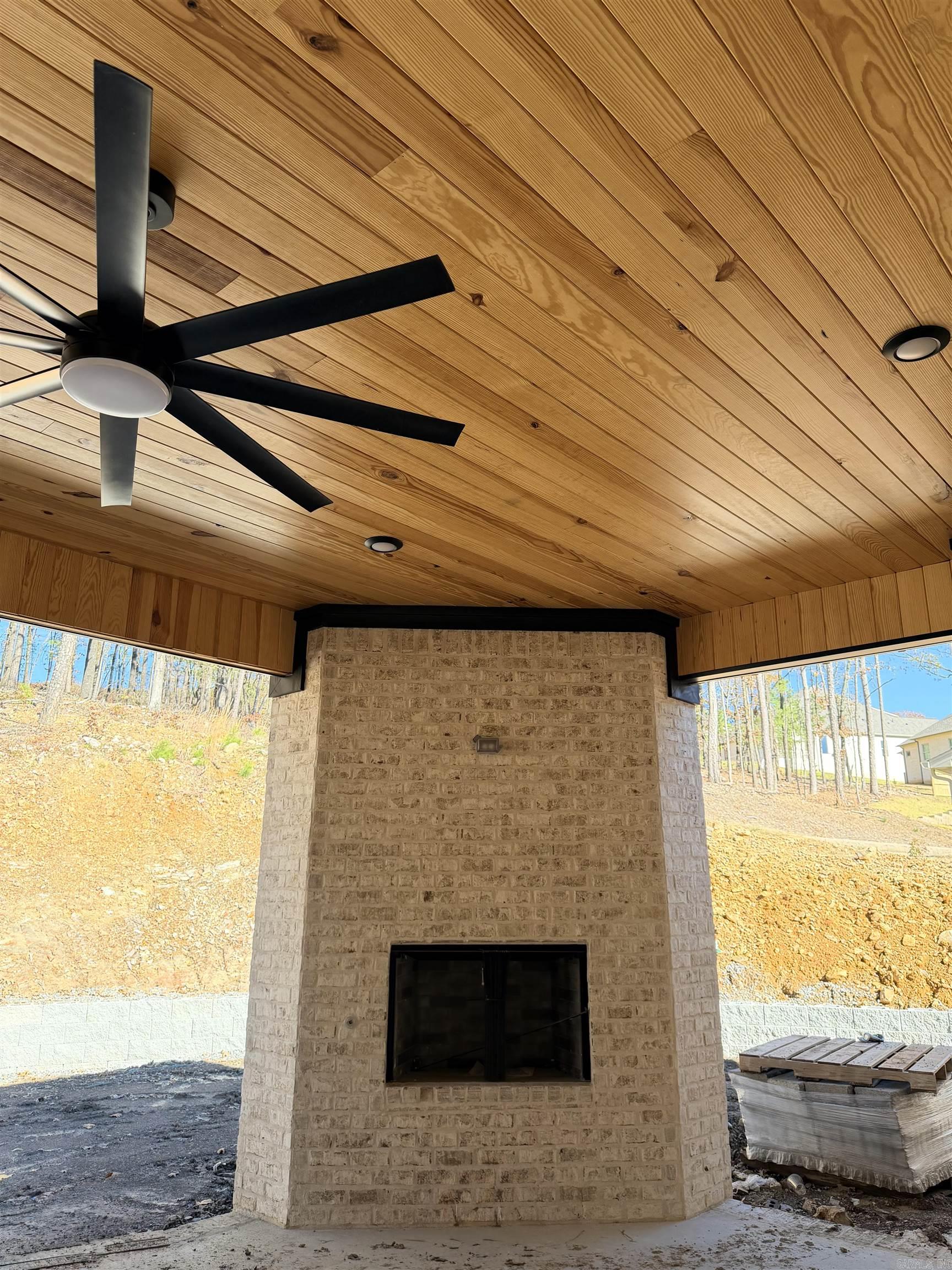 BEAR DEN ESTATES - Residential