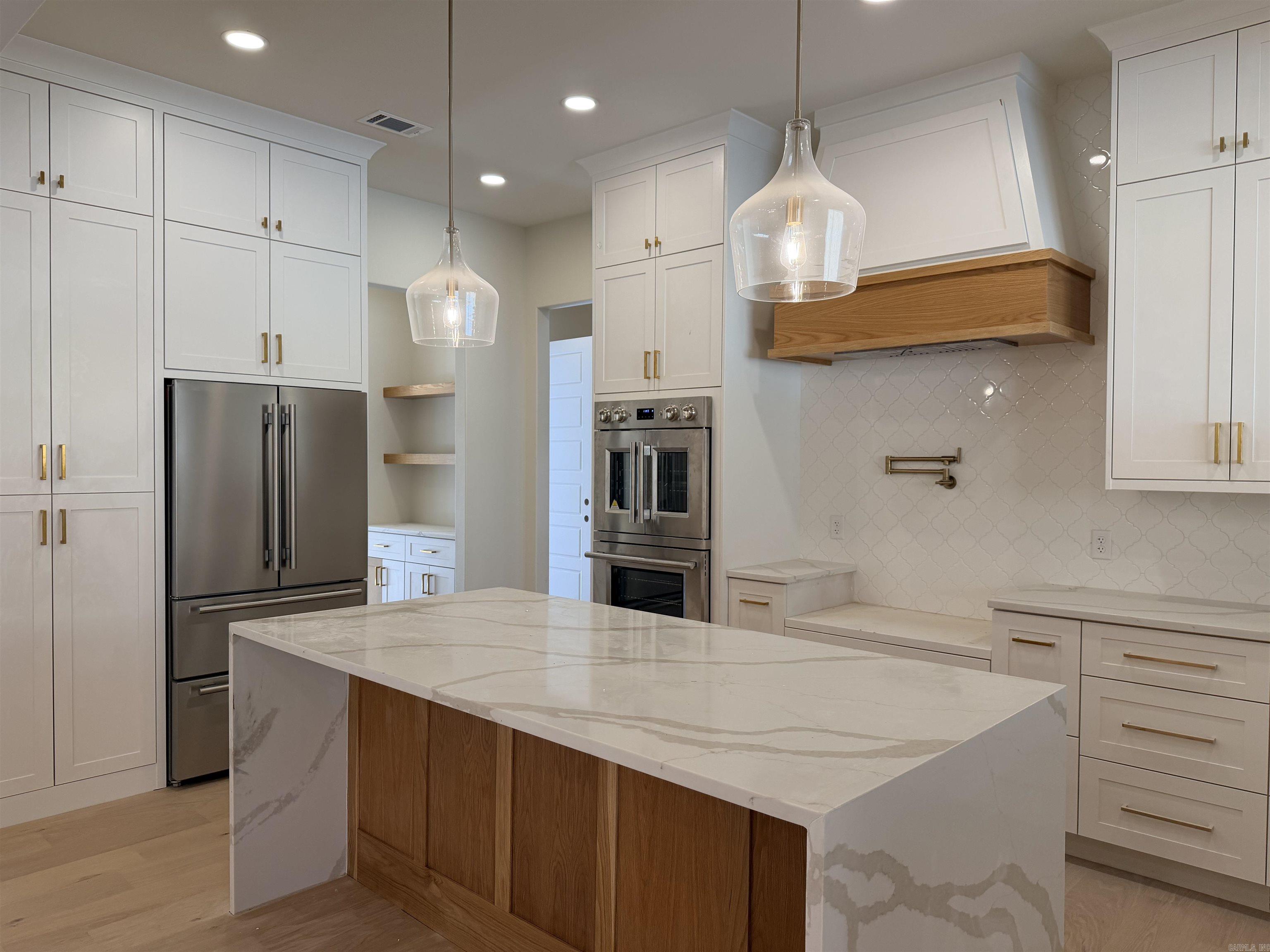 BEAR DEN ESTATES - Residential