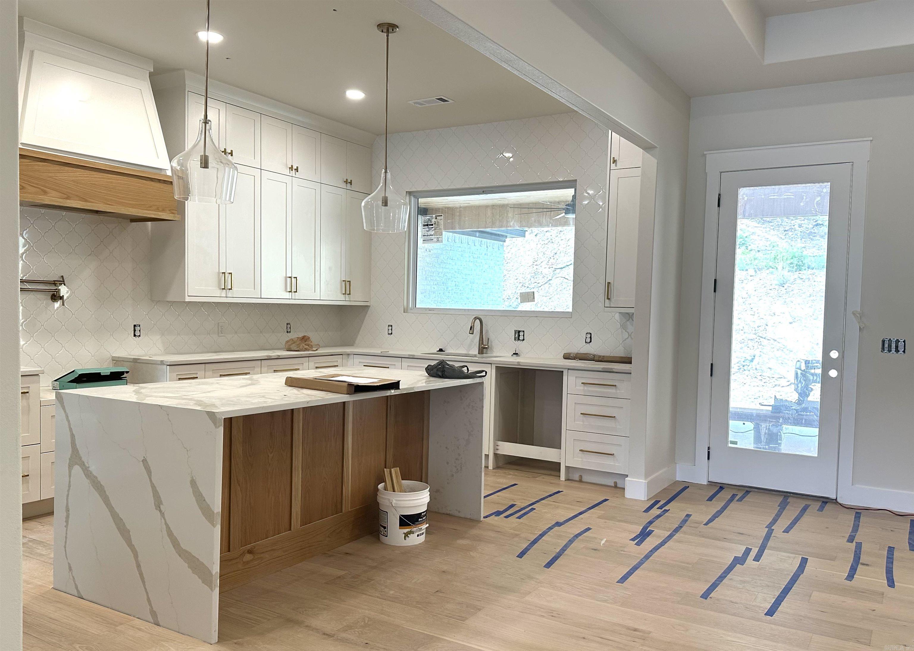 BEAR DEN ESTATES - Residential