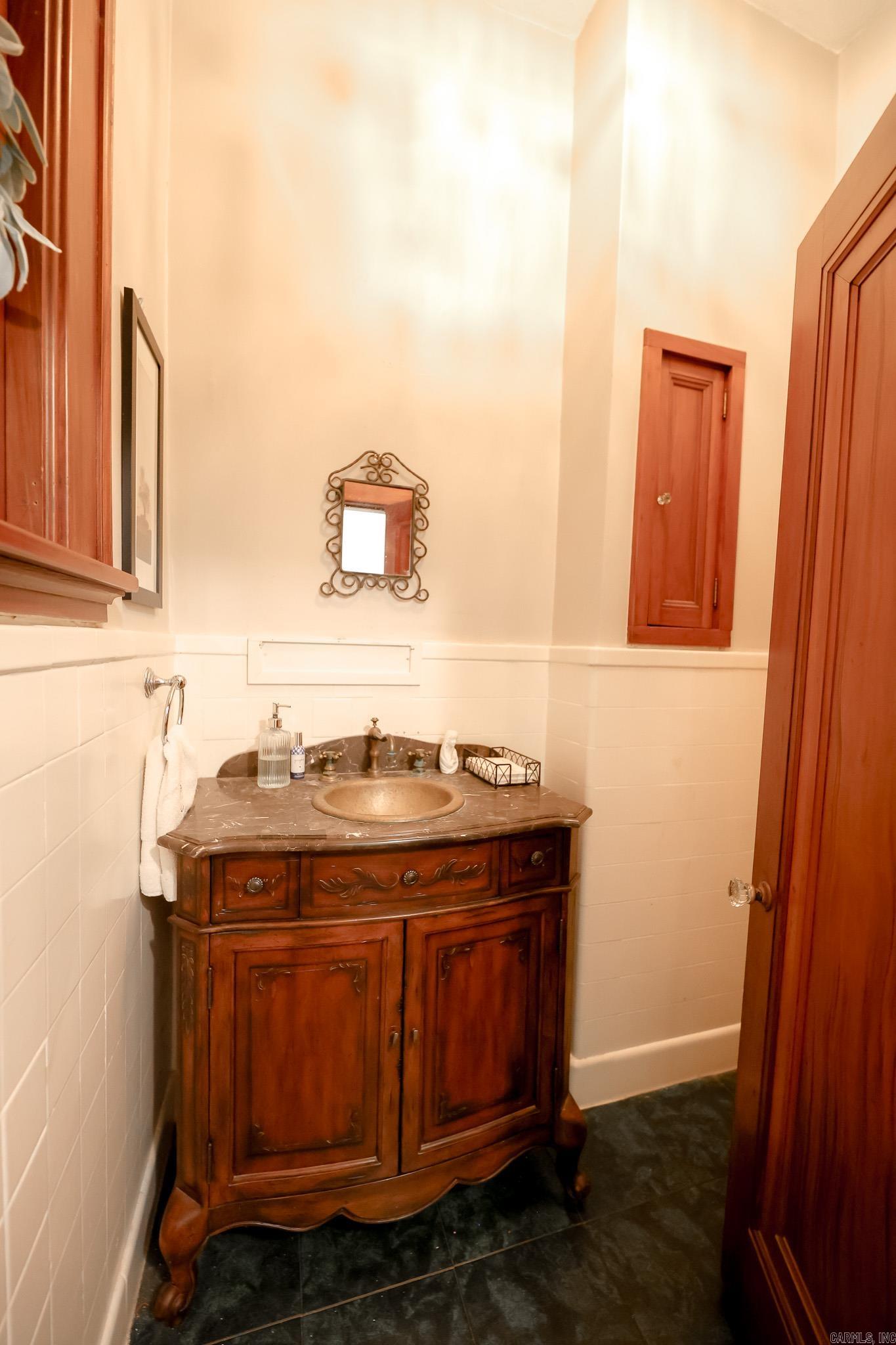 Mellors 4th - Residential