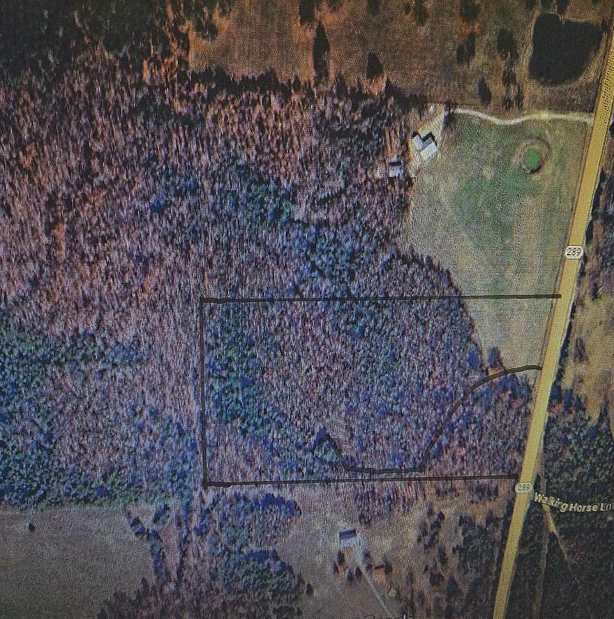 17.54 M/L MOSTLY WOODED HUNTING ACREAGE with 573 feet of Hwy 289 frontage between Ash Flat and Mammoth Spring.  Appx 1102 feet deep, an acre M/L open on the front perfect for a home or deer cabin.  Highway entrance  with culvert and 4-wheel drive road from the open field in front to the deer plot with remnants of wood deer stands toward the back. Cedars and large oaks across the property.  Fenced on west and north sides and up part of east side by adjoining property owners.  Appx 7 miles from the Ash Flat stop light, 5 miles up Hwy 289 from Hwy 62, and only 2 miles from Saddler Falls Resort kayaking and canoeing with nightly rental cabins.  Easy access for good deer hunting!