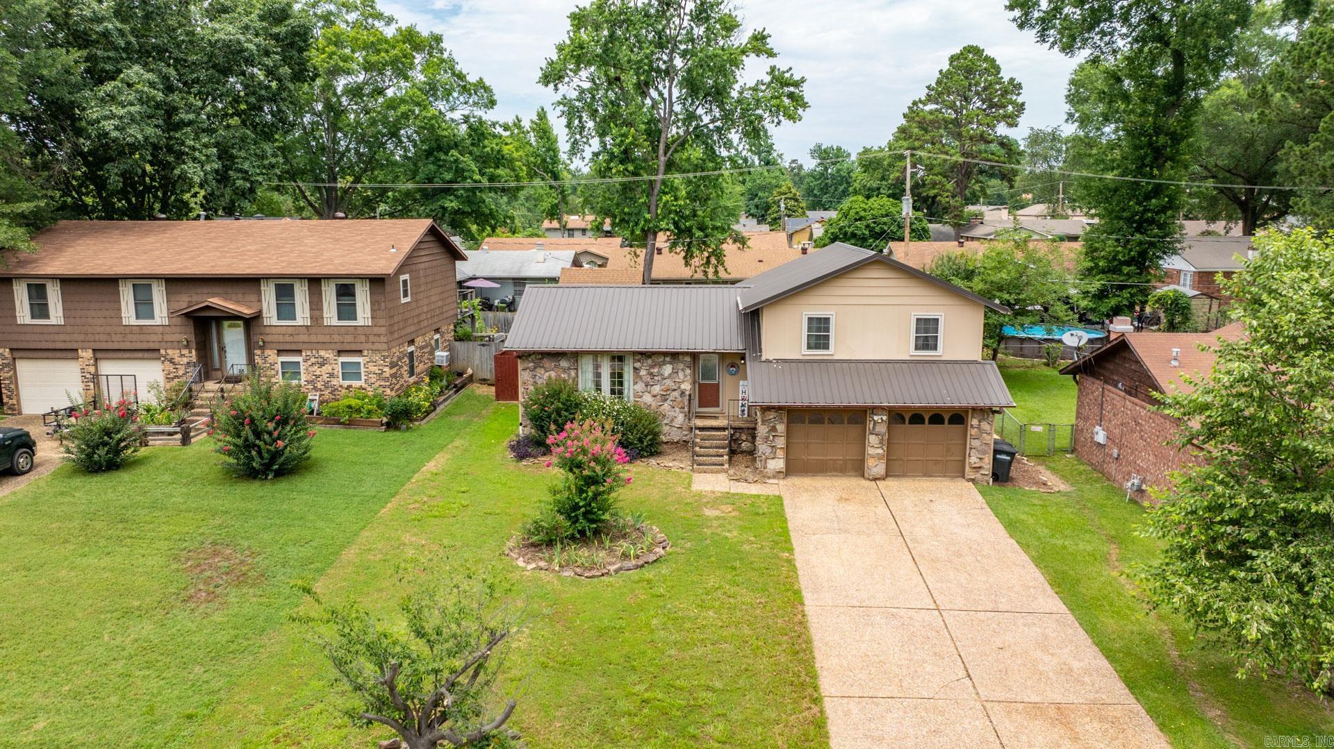 NORTH HILLS MANOR - Residential